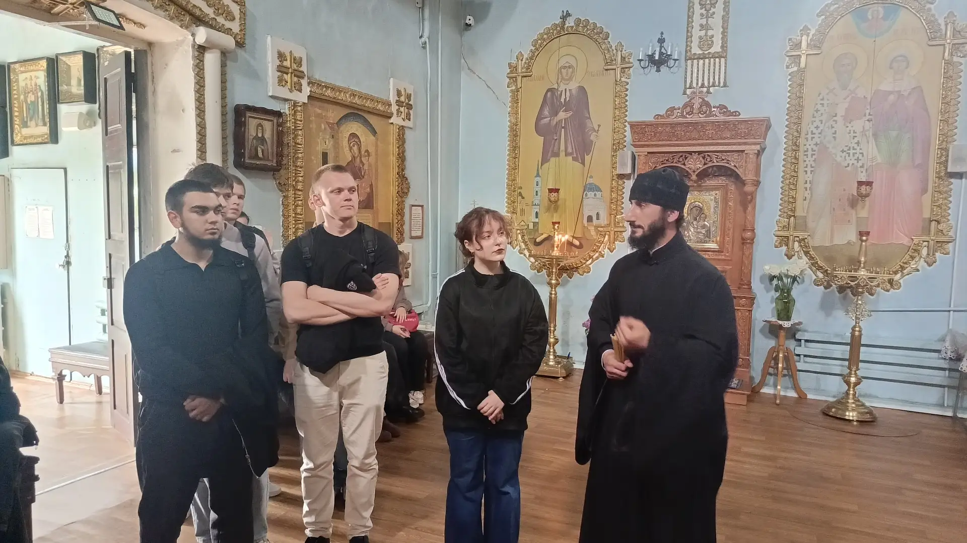 👥 Студенты ЗУ-21 группы (куратор Н. А. Корж) и ЗУ-22 группы (куратор В. В. Лазарев) отделения профес