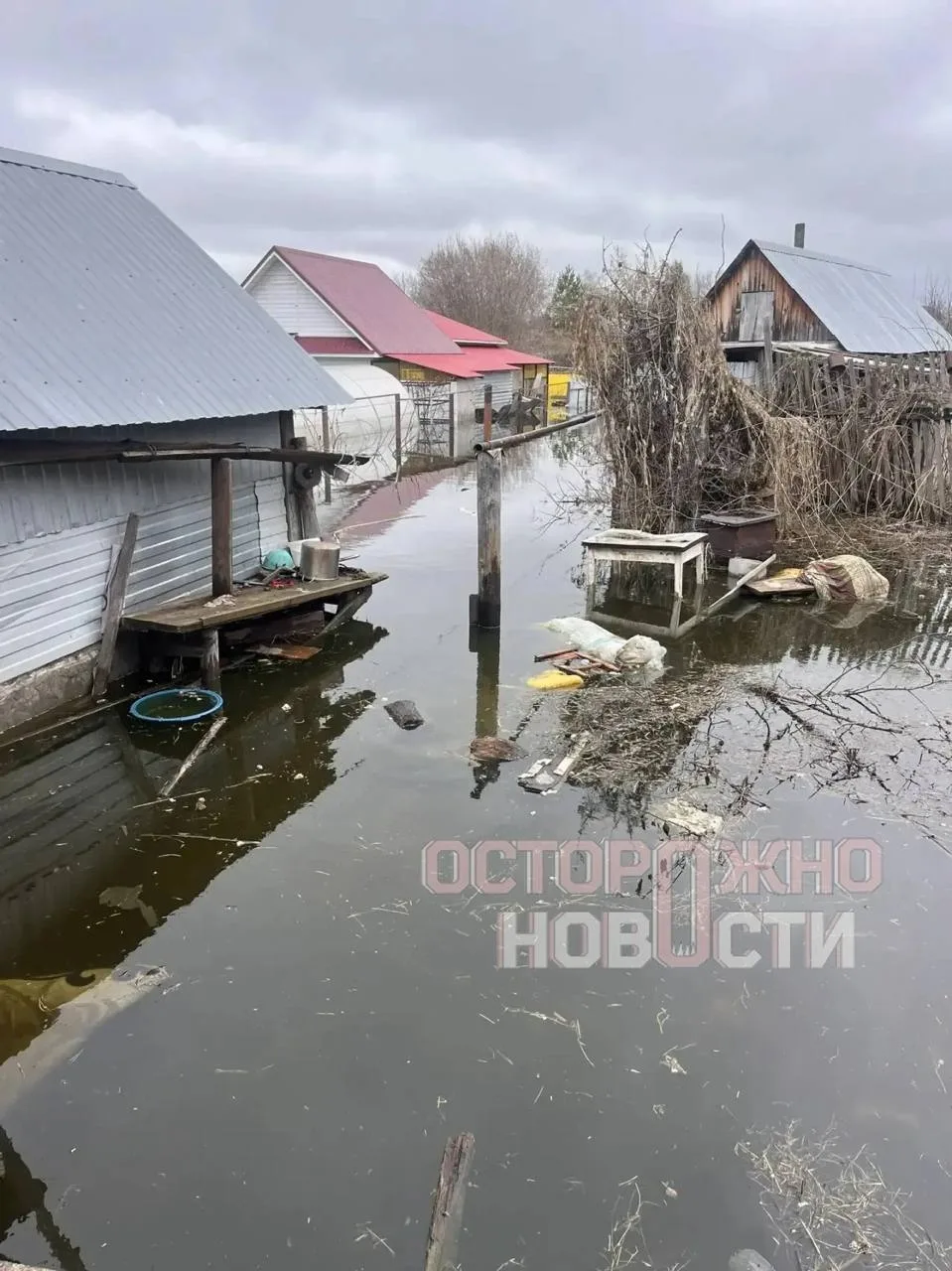 Паводок в Волжске затопил частный сектор, жители требуют помощи от Йошкар-Олы  В Волжск частный сект