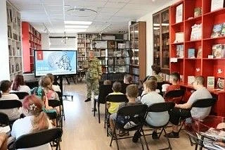 1 июля в России отмечается День ветеранов боевых действий. В центральной библиотеке собрались ребята