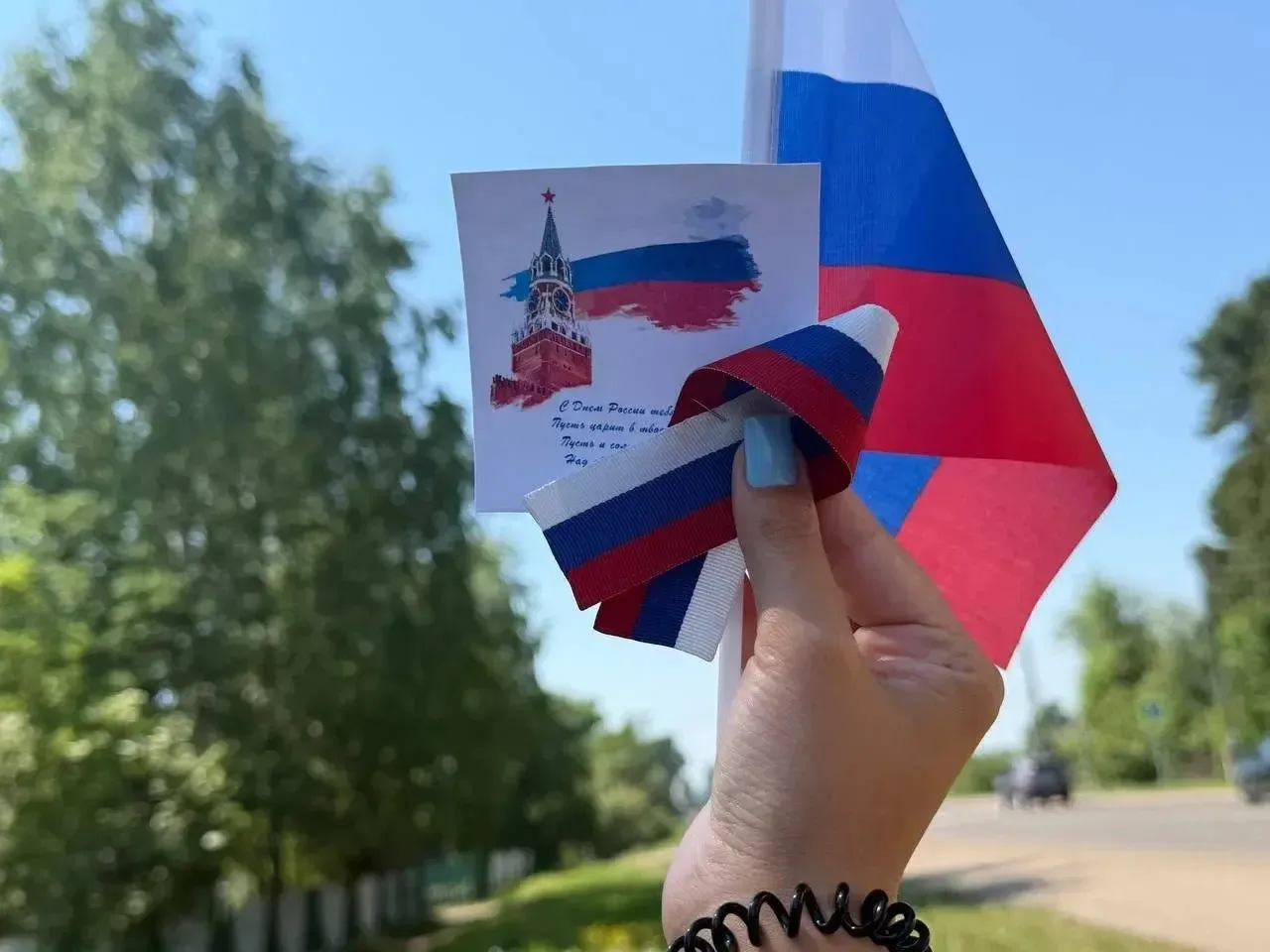 🇷🇺🎉 Как полиция отметила День России в трёх городах 

📌Дивногорск 
На набережной работала интера