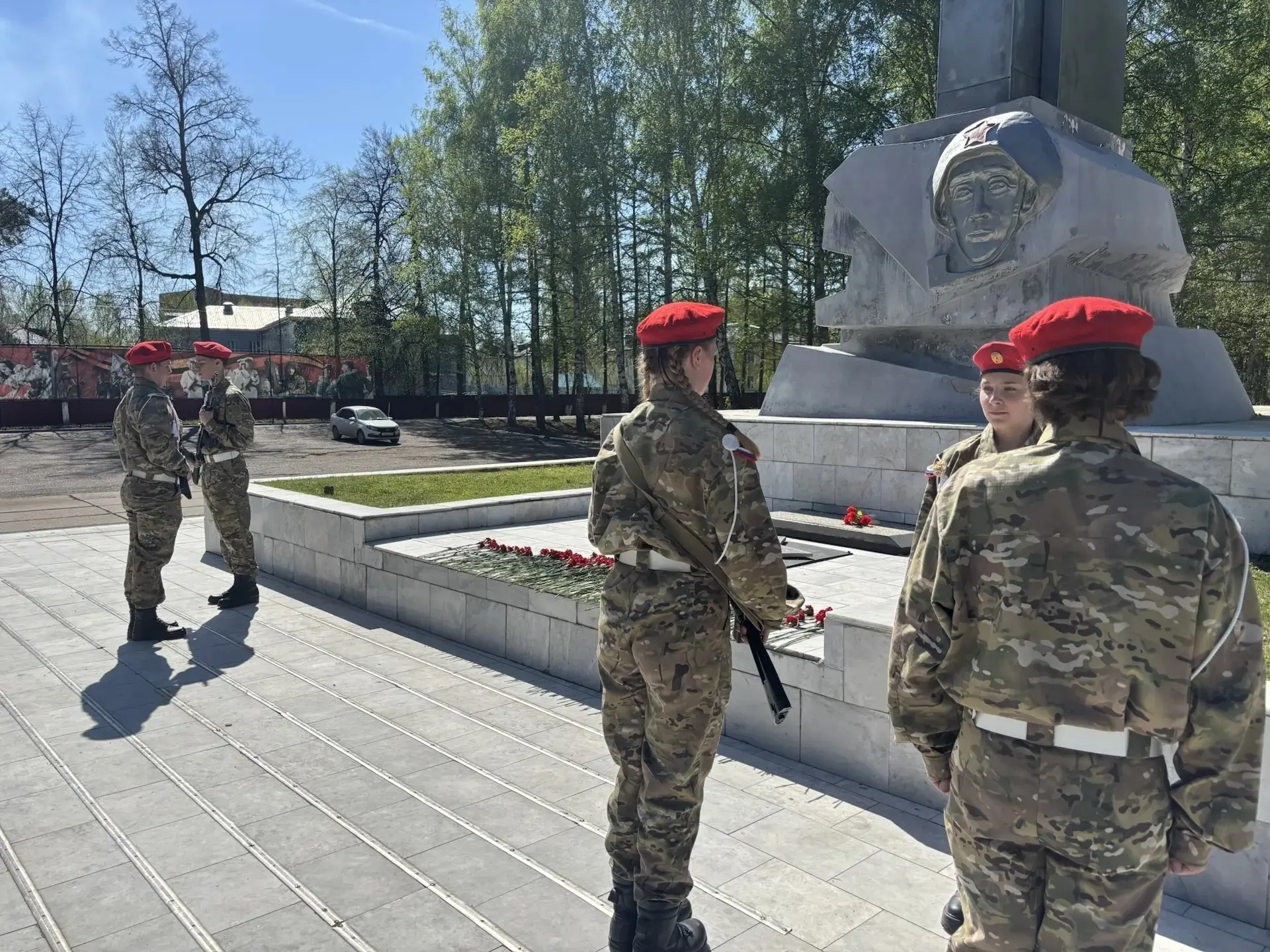 7 мая Волжский филиал «ПГТУ» принял участие в почётном дежурстве у Вечного огня Славы🕯️