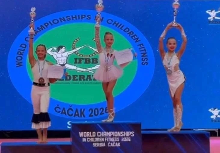 11-летняя Вера Яценко из Ялты стала вице-чемпионкой мира по детскому фитнесу, заняв 2-е место на Чем