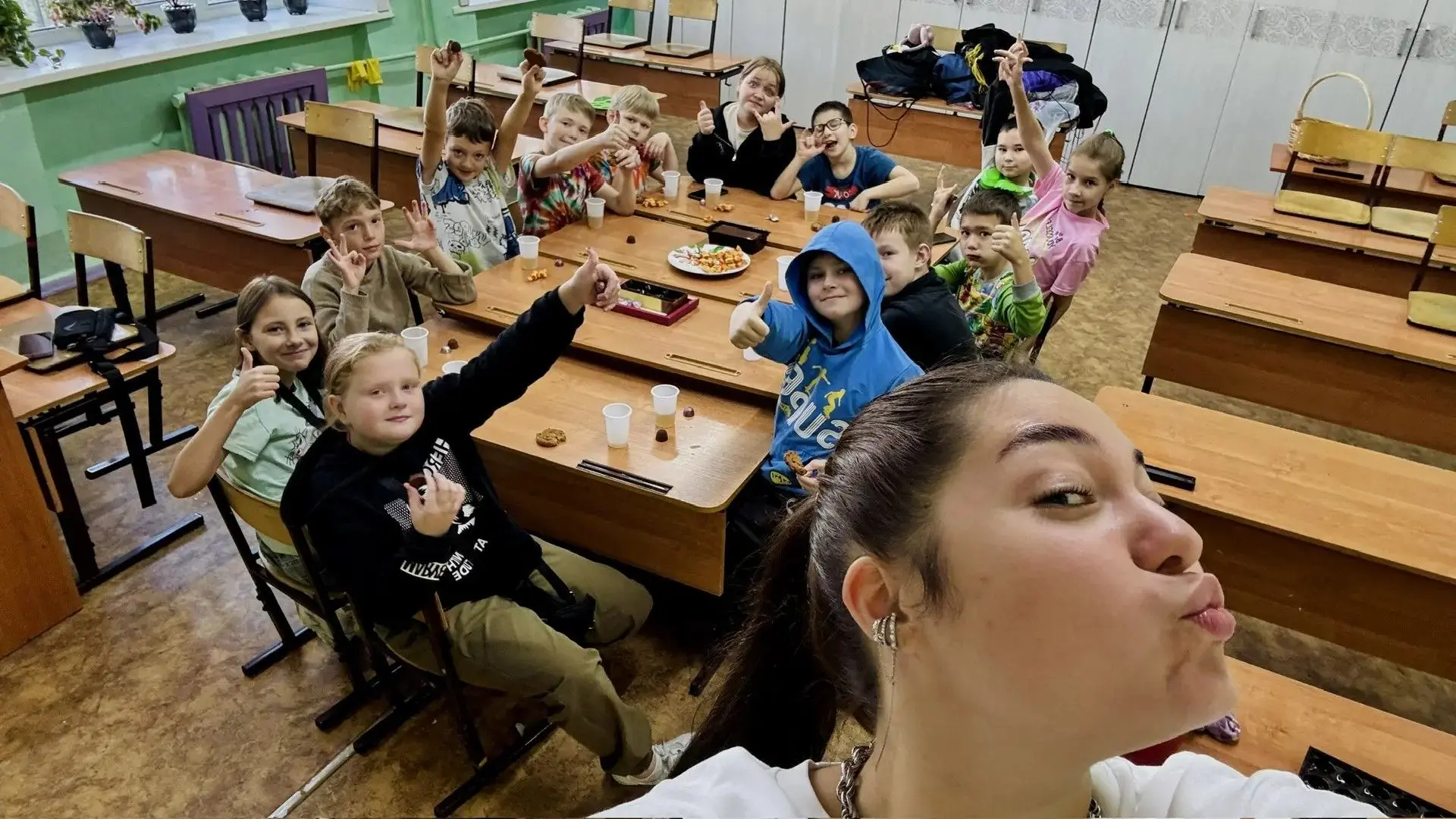 Труд, чай со сладостями и дворовый футбол: идеальный день перед каникулами у 3 «Б» ☕⚽🍂
