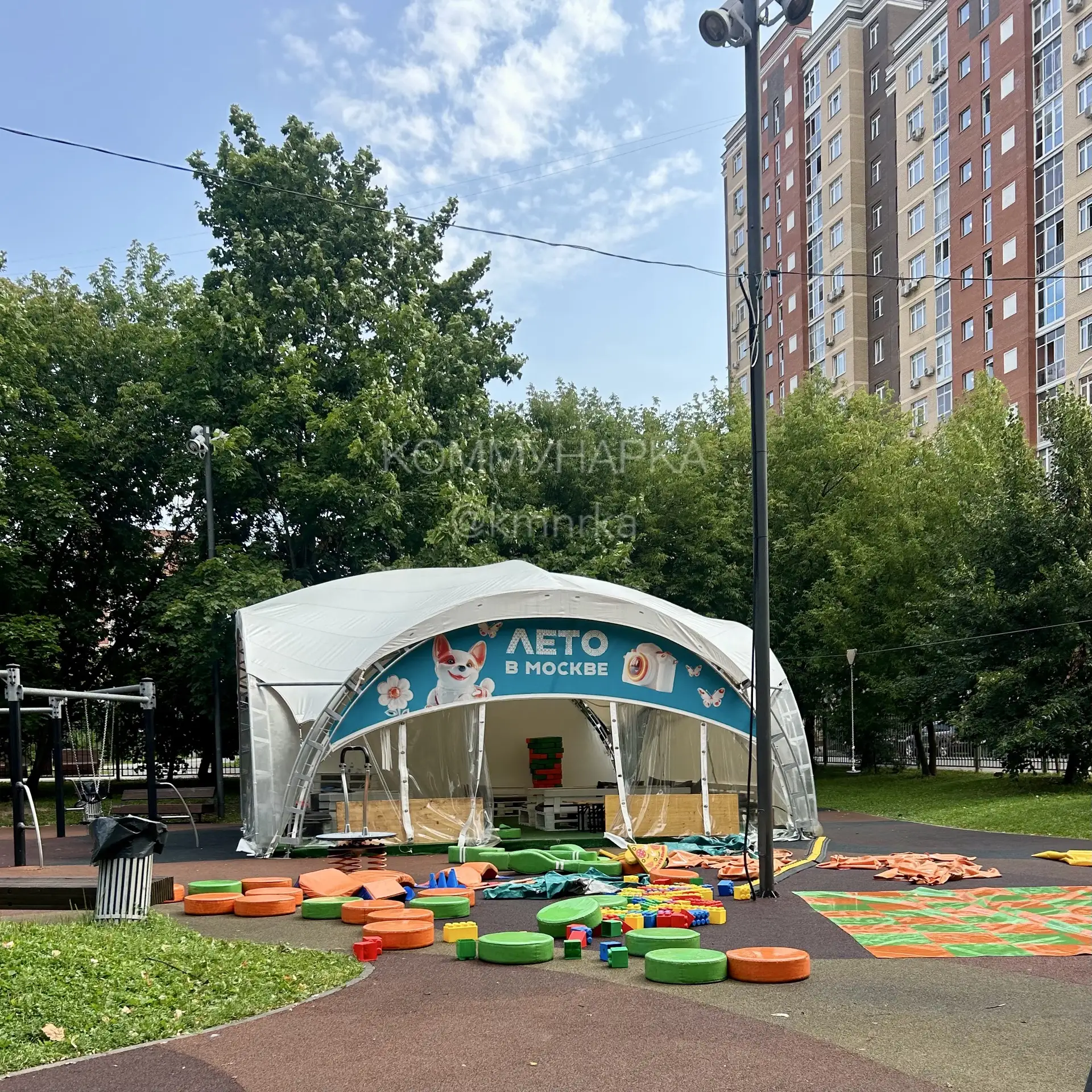Вот и лето прошло. Проект «Лето в Москве» в Липовом парке сворачивается, в этом году он проработал п
