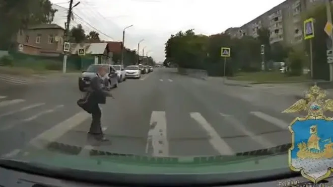 😱😱😱Появилось видео момента ДТП с ребёнком на роликах в центре Костромы

Подробнее здесь 
https://