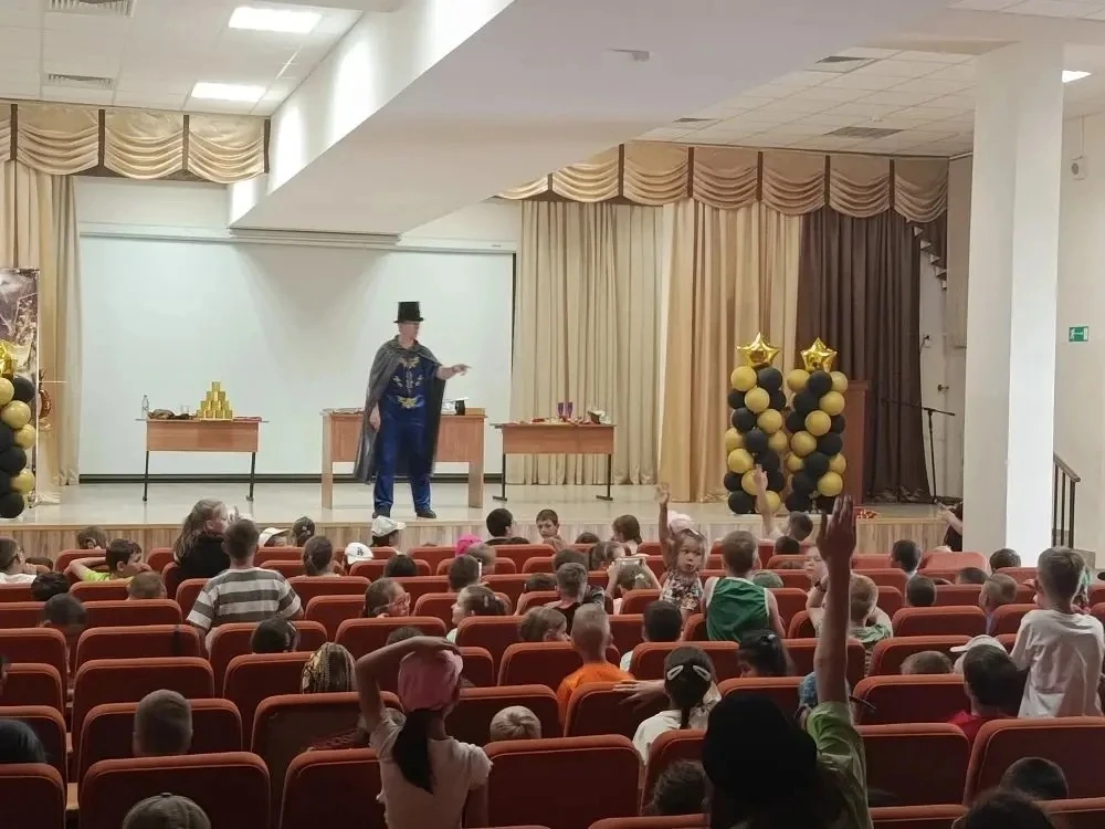 💥Шоу фокусника  в нашей школе.💥
В нашей школе прошло шоу фокусника - иллюзиониста.👏👏👏
☝Так и не