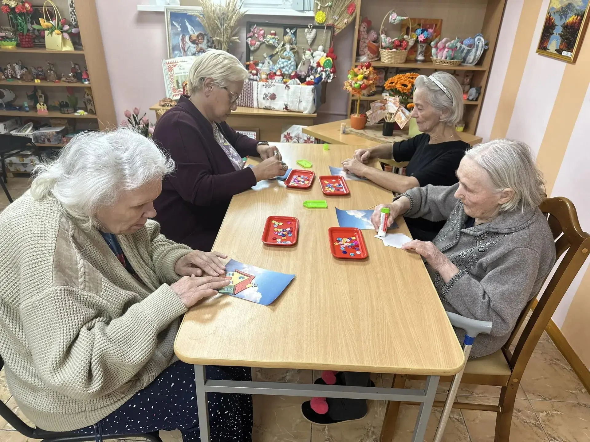 🆕 Сегодня в рамках программы «Активное долголетие» прошёл творческий мастер-класс «Тво...