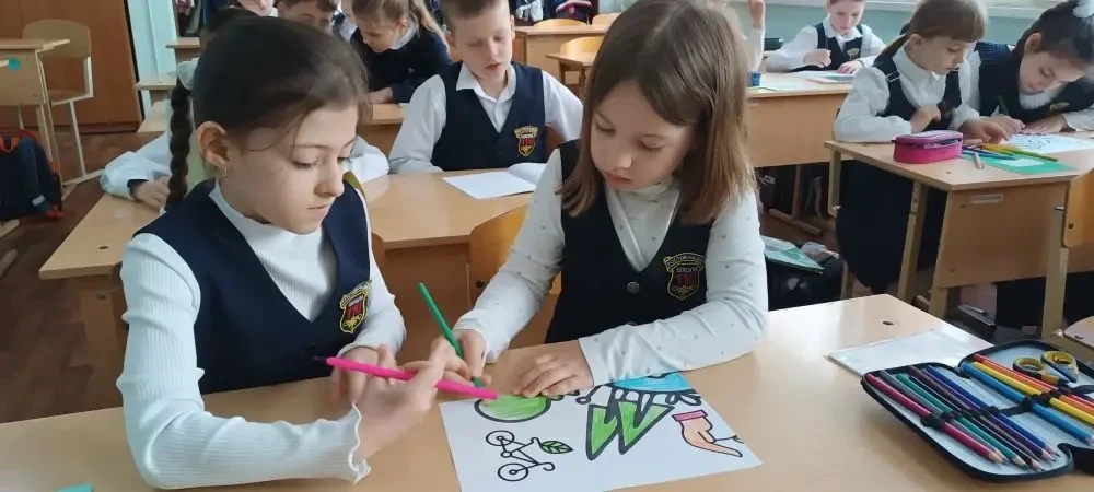 📅 Понедельник в МБОУ «Школа 110»: торжественное начало недели  В понедельник в МБОУ «Школа 110» учеб