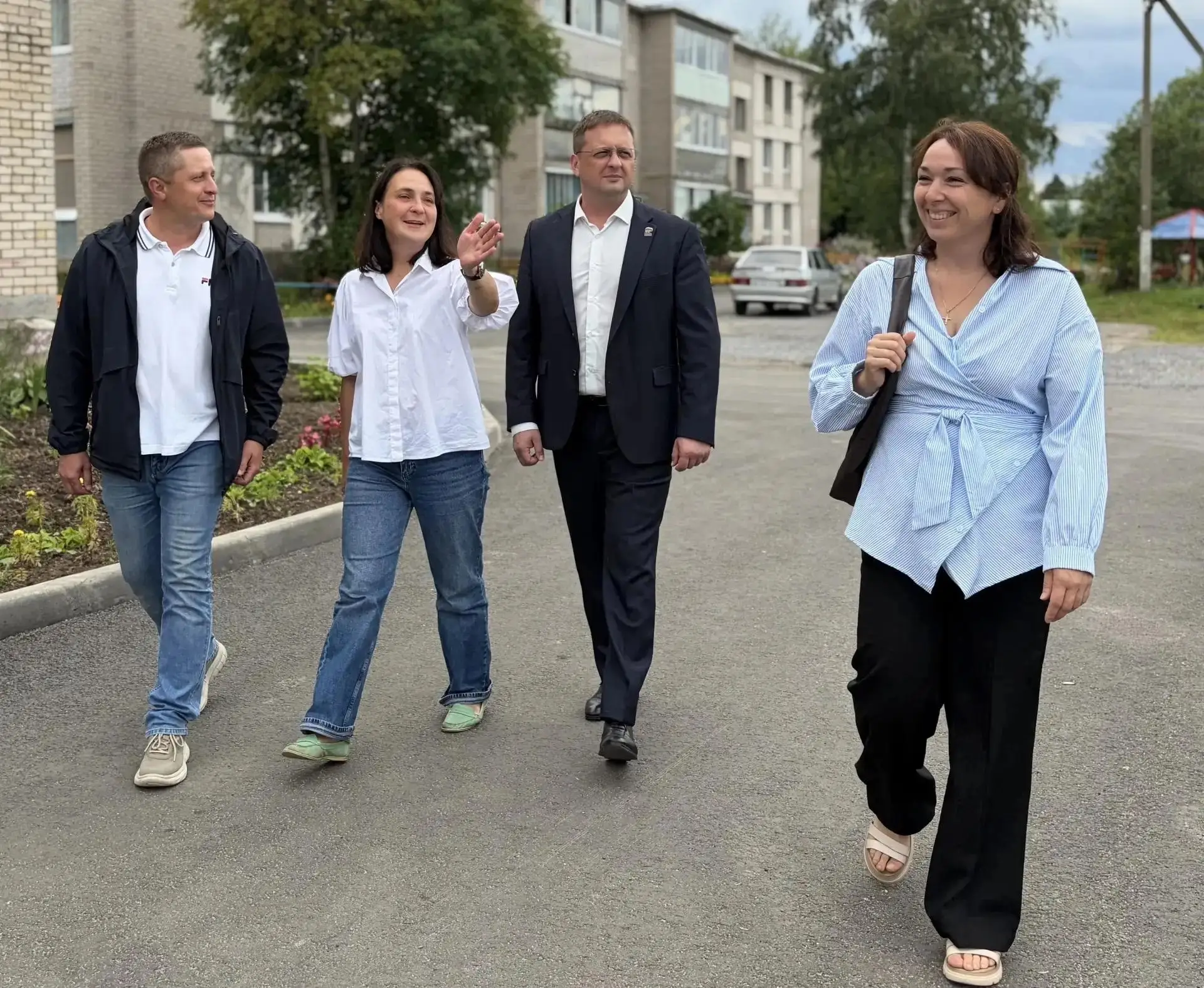 💎 Благоустройство 

В Абаканово готовим центральную площадку к Дню села

Вчера на месте глава округ