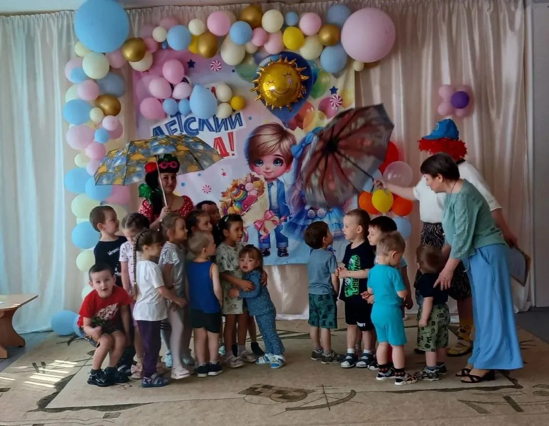 🎉Международный день защиты детей, ребята групп "Робинзоны" и "Морские черепашки" встретили так же, 