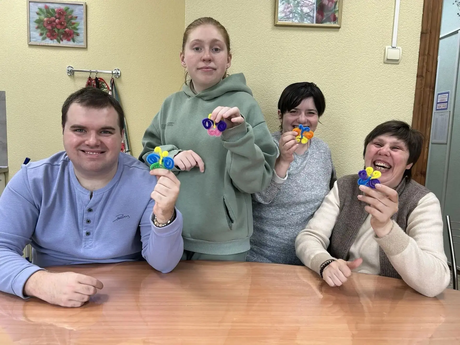 Творчество, которое делает счастливым: занятия с синельной проволокой 🌈