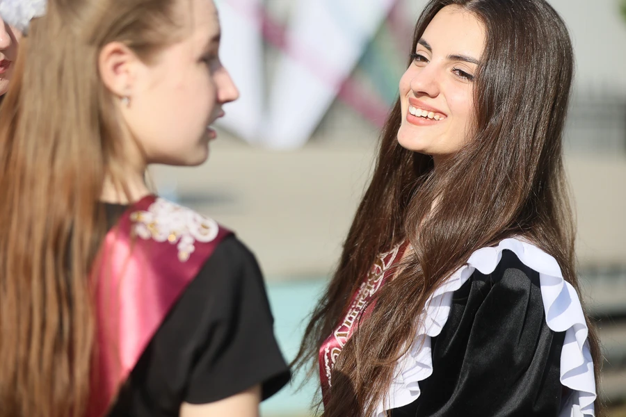 Эксперт по этикету дала советы, как уместно одеться на выпускной 🎓🎉

Среди основных ошибок – надев