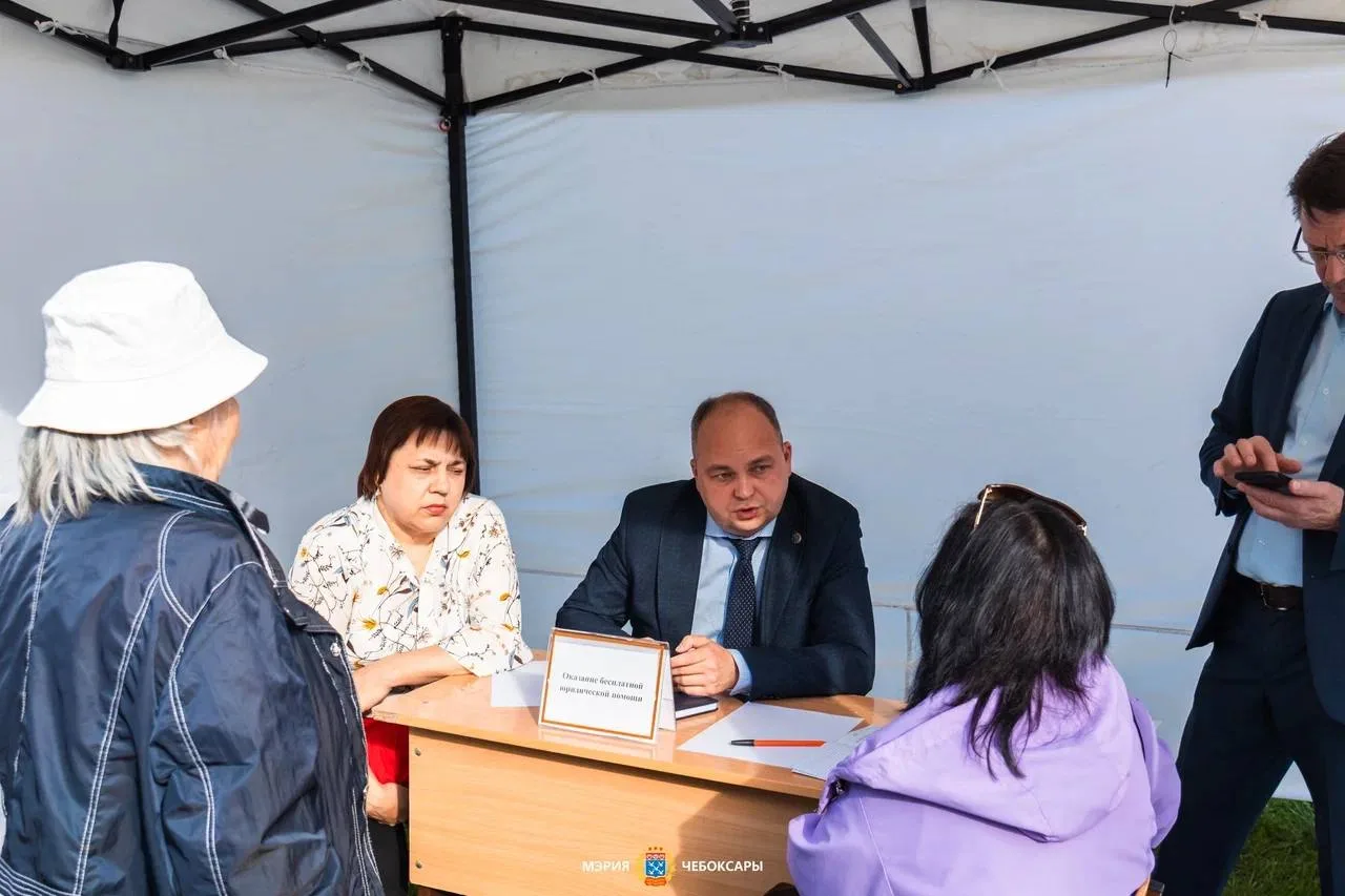 В Чебоксарах состоялся выездной прием граждан, пострадавших от атаки БПЛА  Выездной прием прошел нак