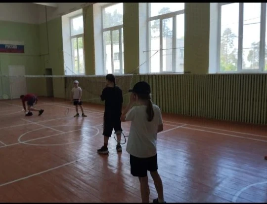Среди воспитанников  ДОЛ "Олимпиец" продолжается  первенство лагеря по бадминтону. Сего...