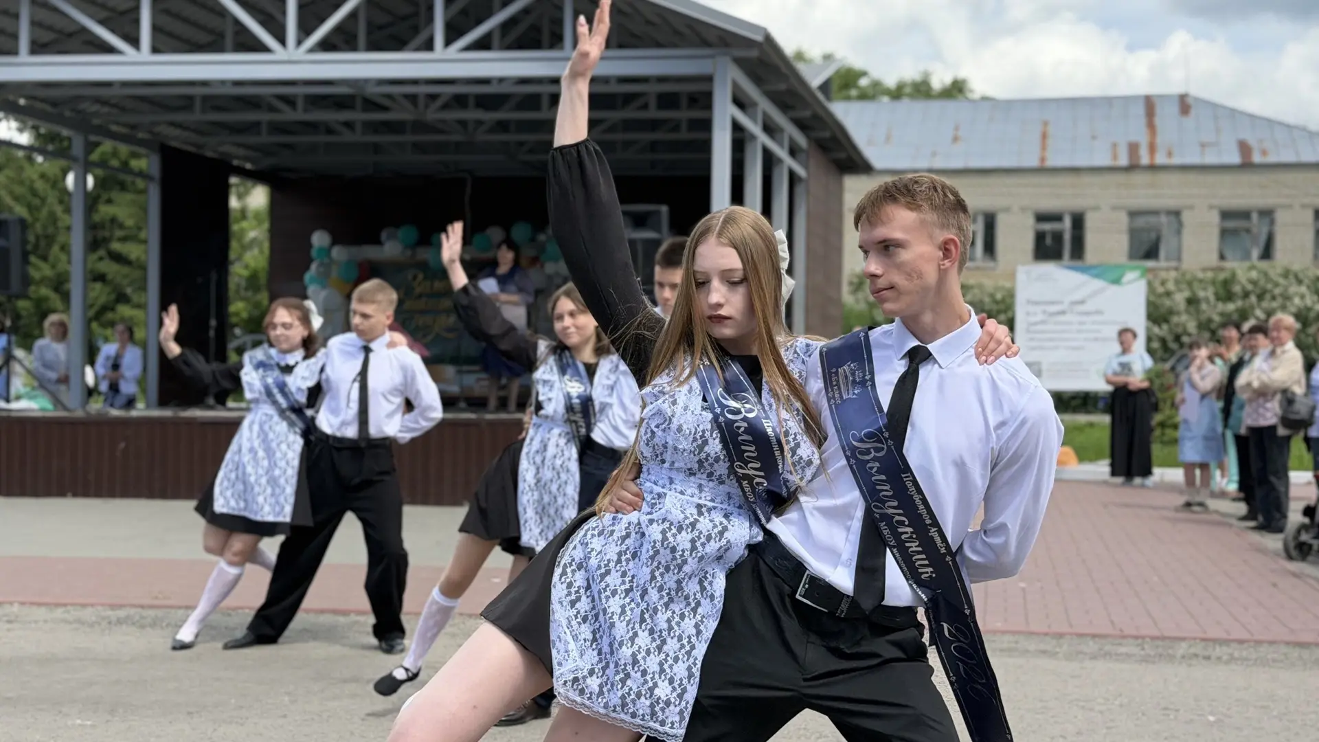 🎓 В Малосердобинском районе прозвенел ПОСЛЕДНИЙ ЗВОНОК! 🔔✨