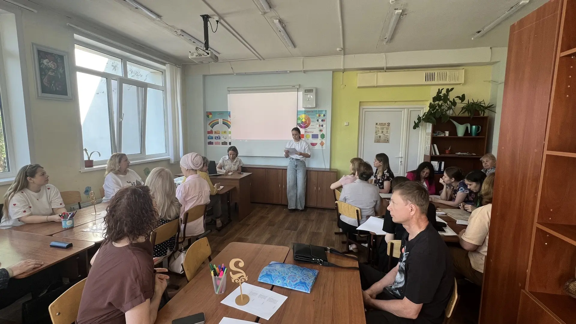 Учебный год начинается и завершается педагогическим советом. 🌟