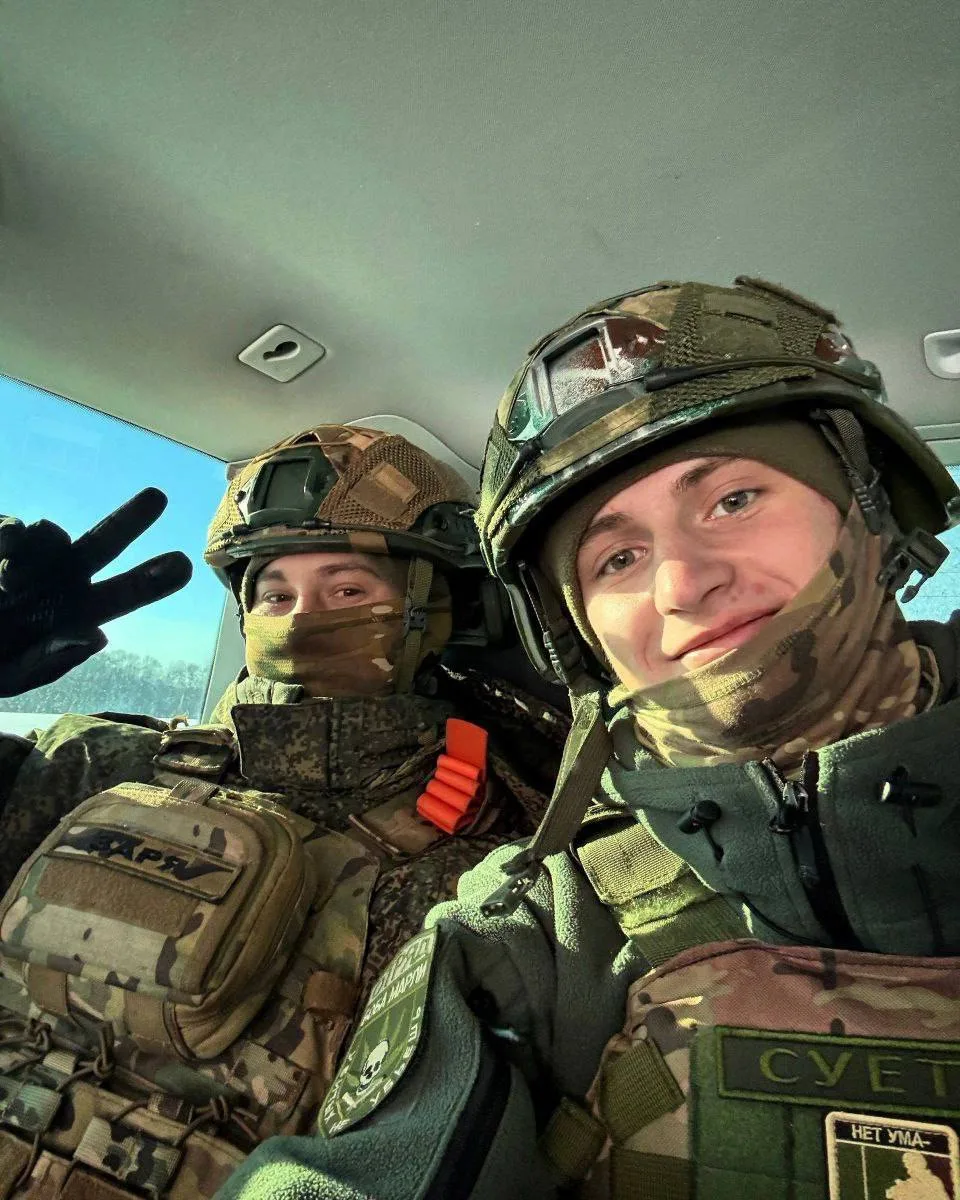 «Россияне, привет! Скоро вернёмся с Победой!»   ❤️ — Ждём вас дома!   Подпишись на канал