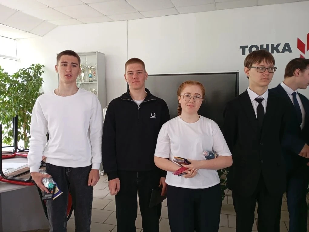 Вчера и сегодня сдавали экзамены по биологии и информатике!
Держим кулачки ✊