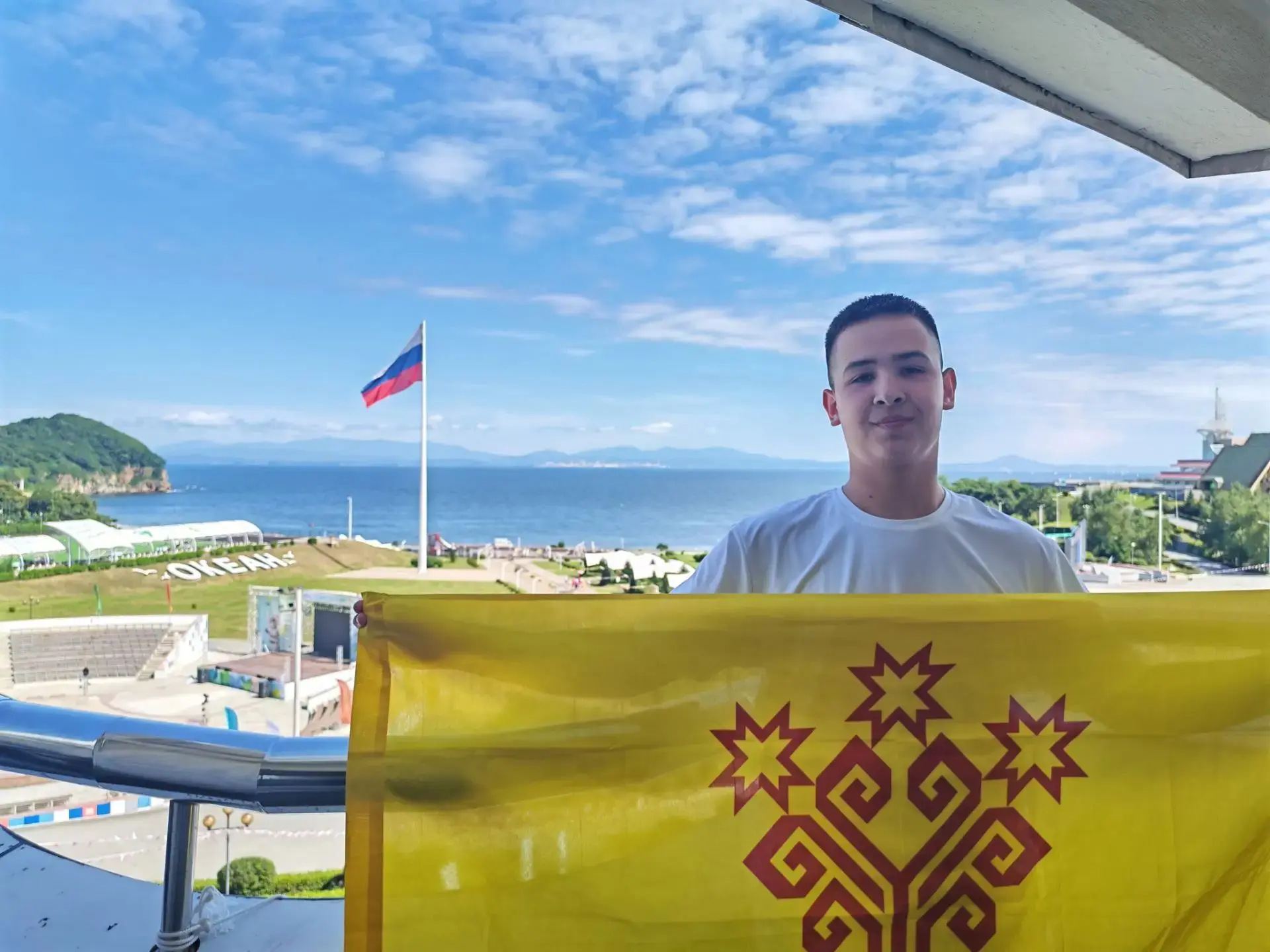 👋 🌊🗺️ Большой, горячий и соленый привет из самого Владивостока передает всей школе н...