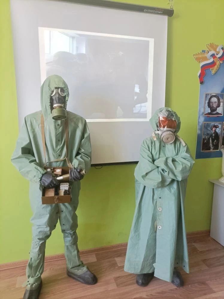☢️ Преподаватель ОБЗР Р.В. Бублик провел для студентов отделения сельского хозяйства и строительных 