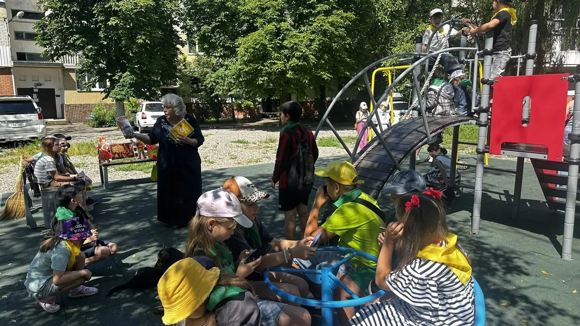 ☀️ «В гостях у Забавушки»!

Пришкольный лагерь МБОУ СОШ № 4 заглянул в библиотеку имени Маршака на д