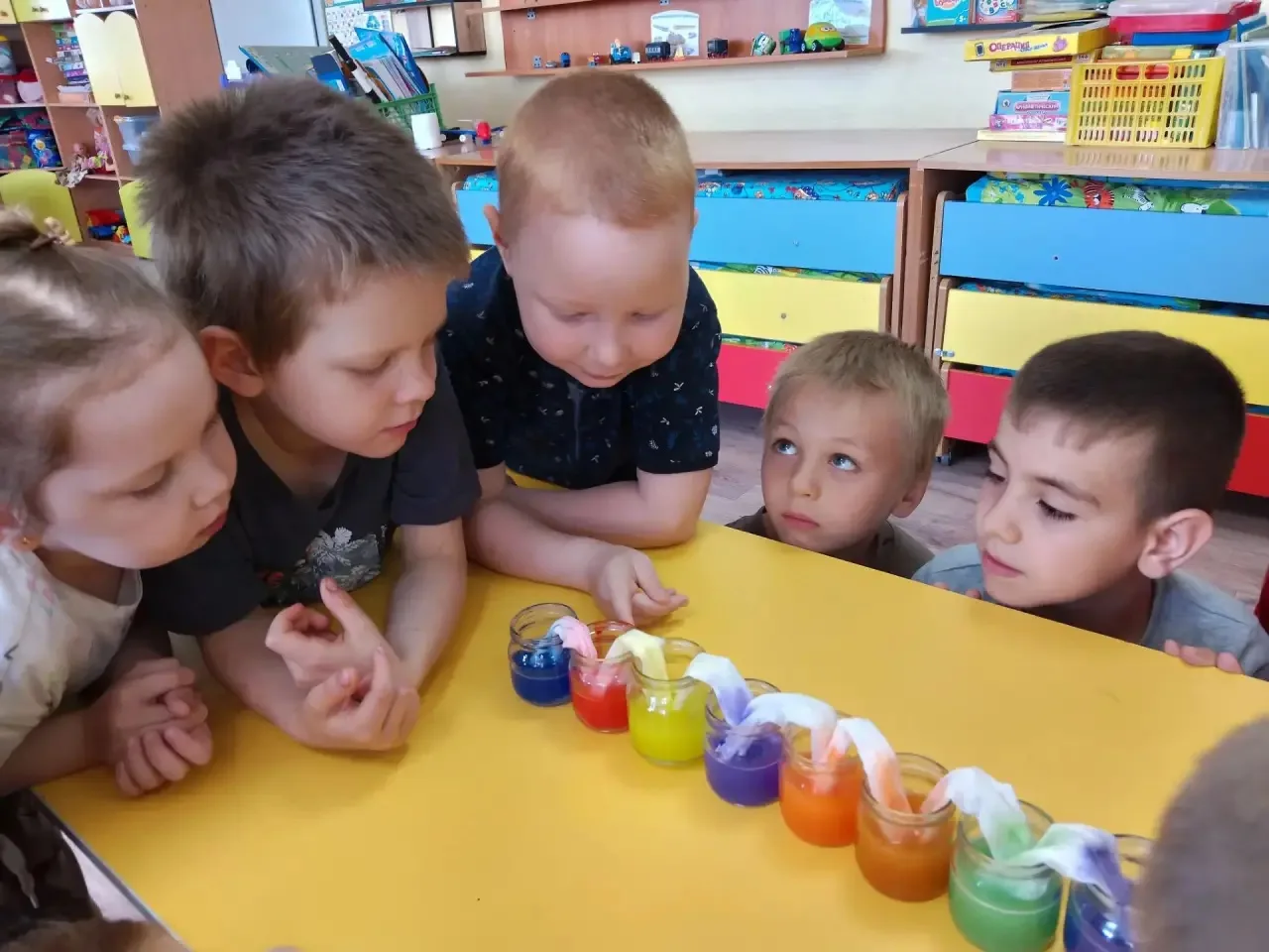 "День эксперимента"
Разноцветная вода.
