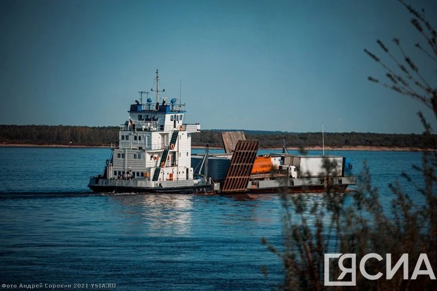 ⛴️ Паромную переправу Якутск — Нижний Бестях откроют раньше срока  Из-за раннего ледохода движение н