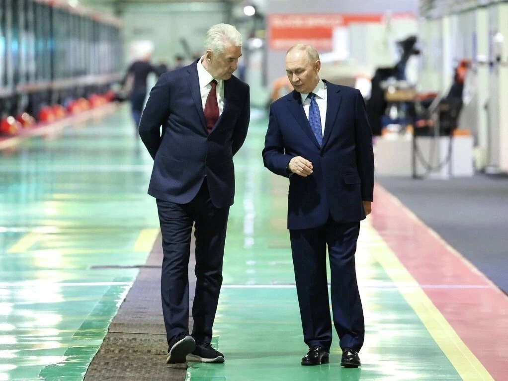 Путин присвоил Собянину звание Героя Труда за особые заслуги в решении социально-эконом...