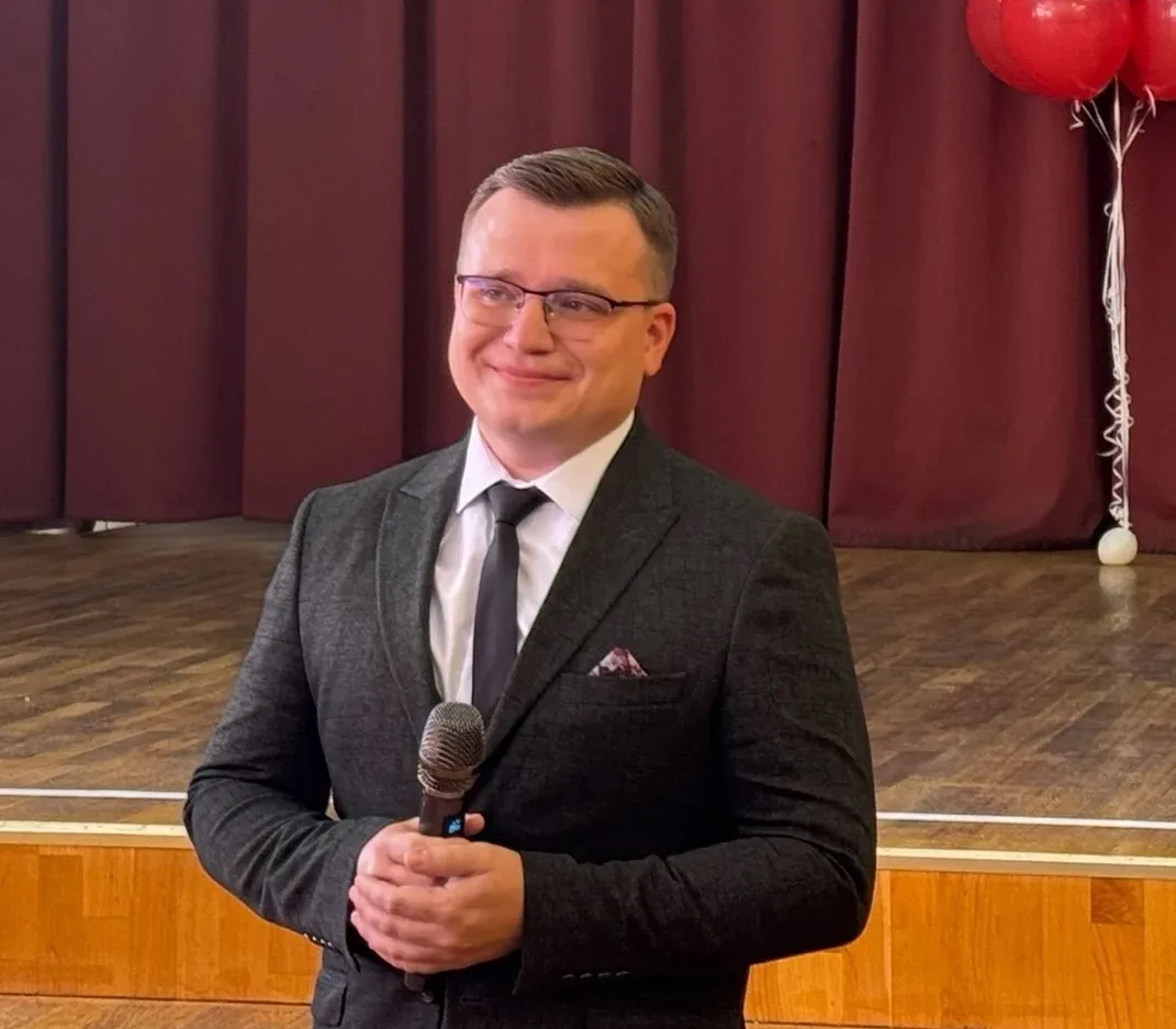 Дорогой наш Артём Васильевич!   От всего сердца поздравляем Вас с Днем Рождения!  Вы полны энергии и