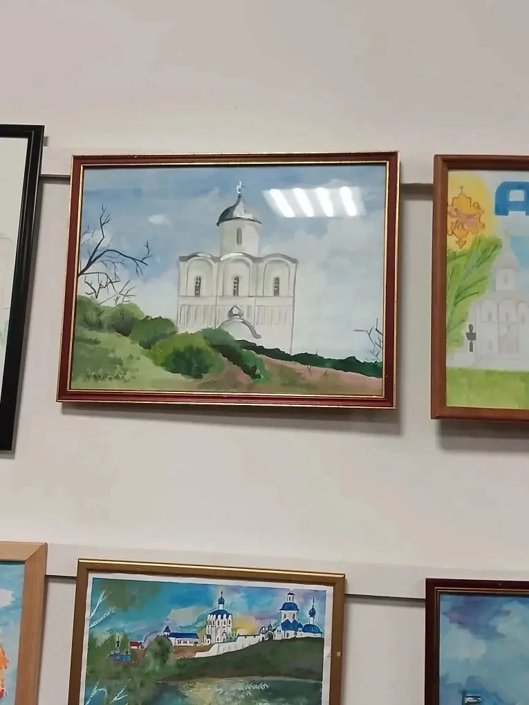 🎉 Поздравляем Александру Б., ученицу 2В класса (1 корпус) с победой в конкурсе «Пасха радость нам не