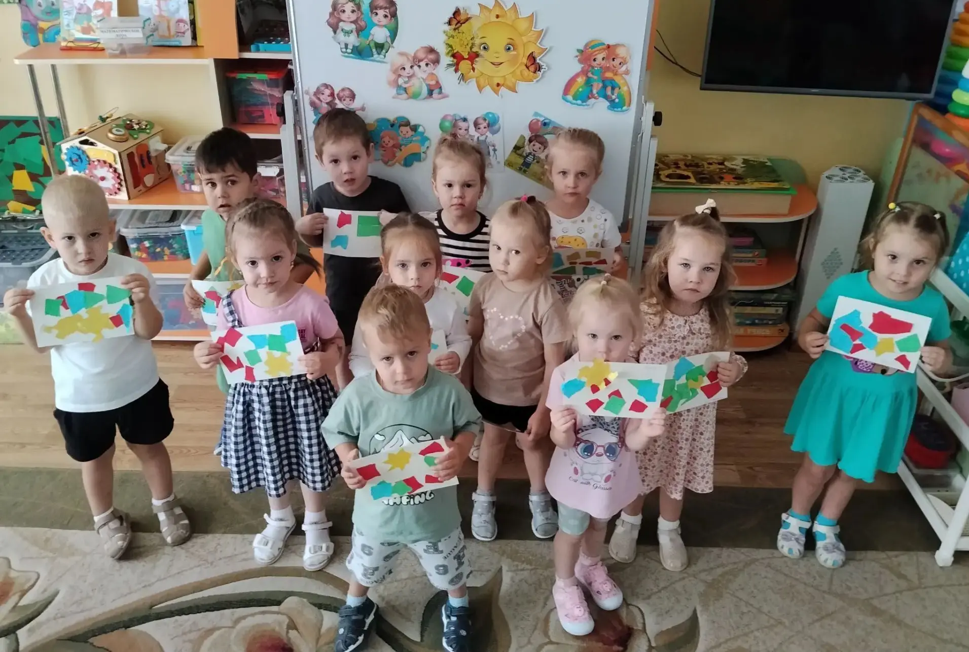 ☀️В последние летние денёчки ☀️дети группы "Василёк" выразили свое отношение к лету фан...