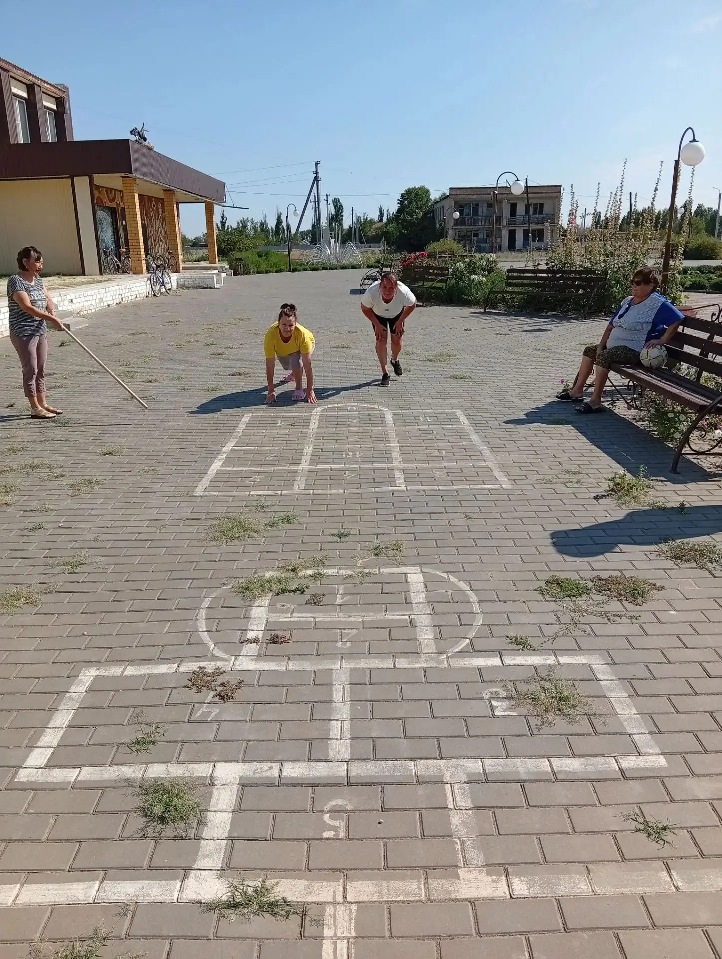В преддверии дня  Физкультурника, 7 августа. Весело и задорно прошли весёлые старты для...