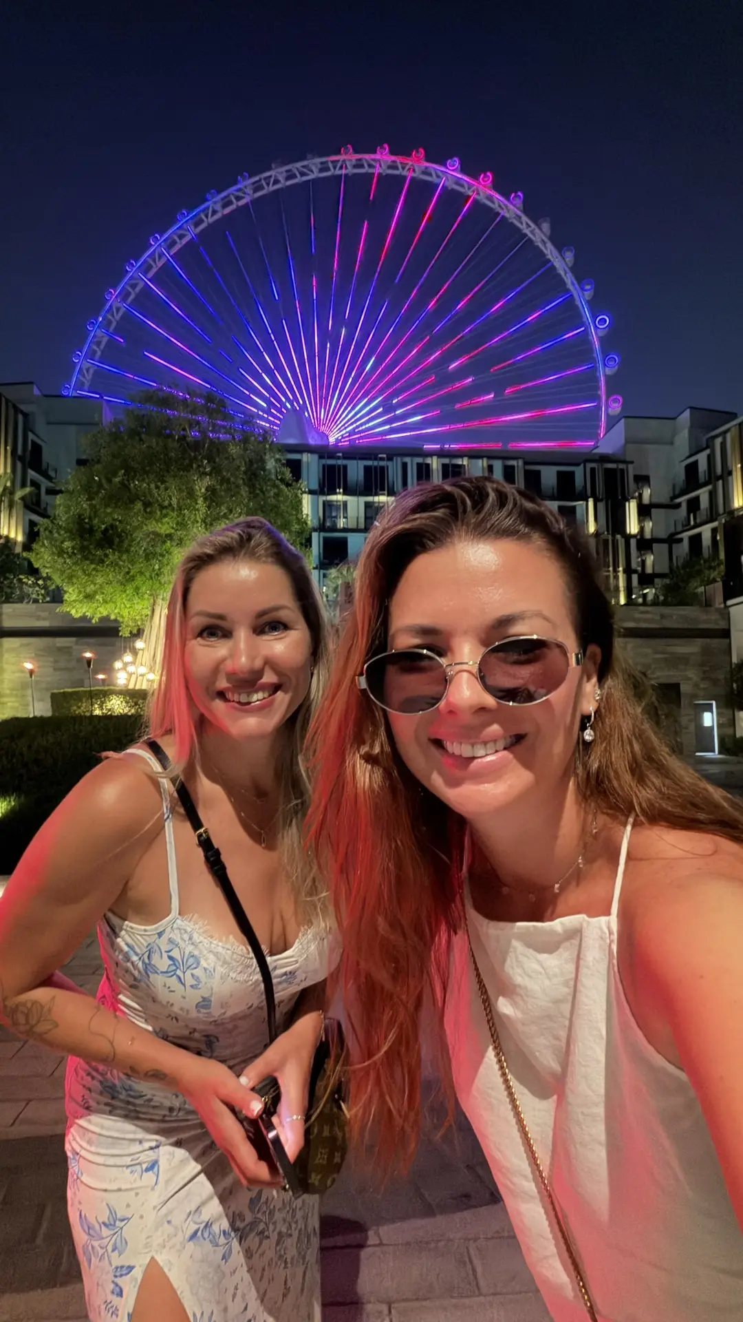 Всех приветствую из Дубая ☀️Хоть и снова поступают звоночки быть осторожными с выбором направления О