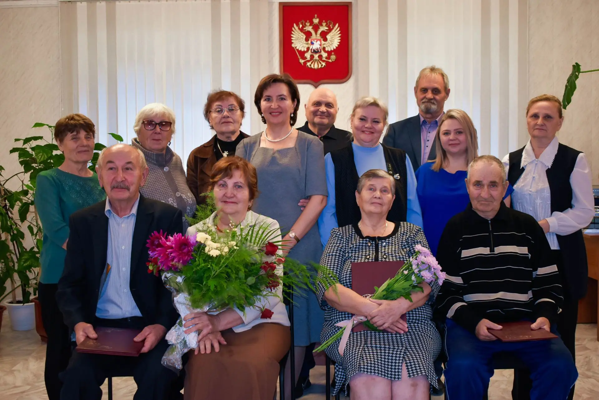 Золотую и изумрудную свадьбы - 50 и 55 лет совместной жизни отметили сегодня в Новобири...