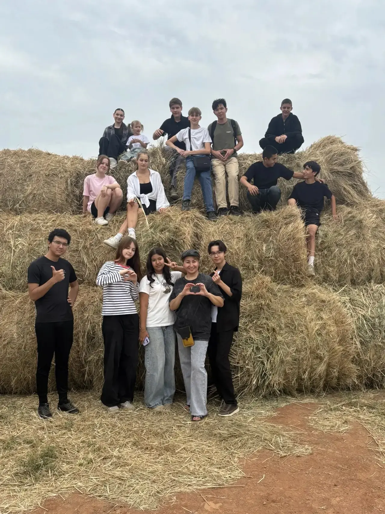🐎Учащиеся 9Б класса ГБОУ АО «Астраханский технический лицей» вместе с классным руковод...