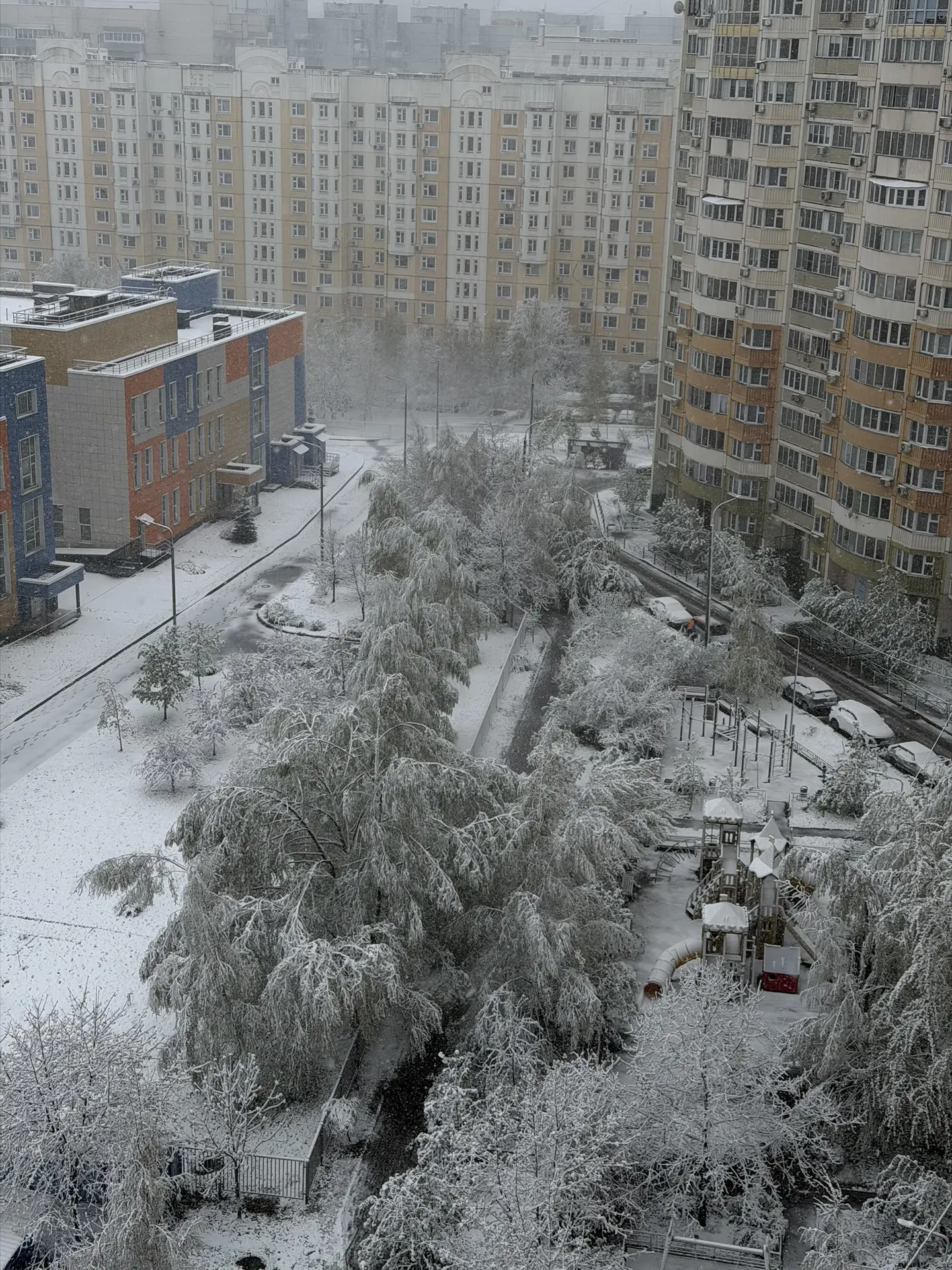 Коротко о московской погоде 27 апреля😤