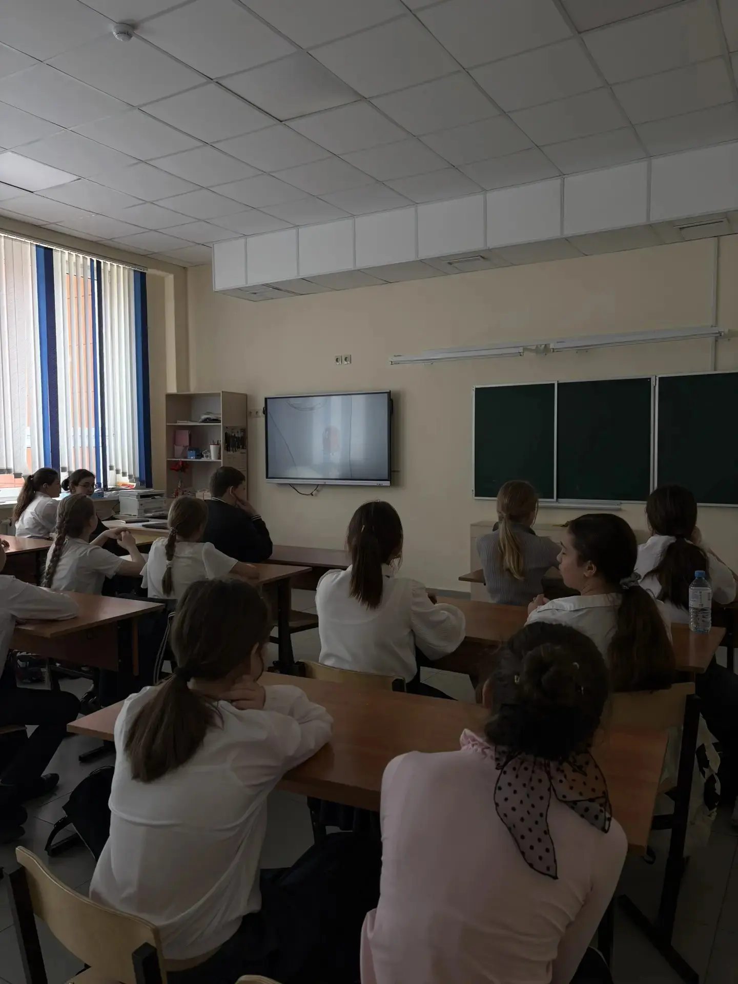 В 5 «В» классе МАОУ СОШ №19 им. Героя России С.А. Наточего прошёл просмотр фильма «ТравляНЕТ». 🎬 Цел
