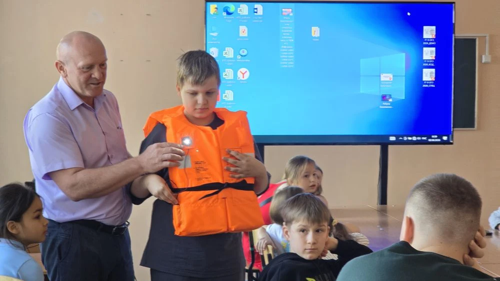 ☀️ Каникулы продолжаются — уроки безопасности тоже!

Специалисты Управления Алтайского края по делам