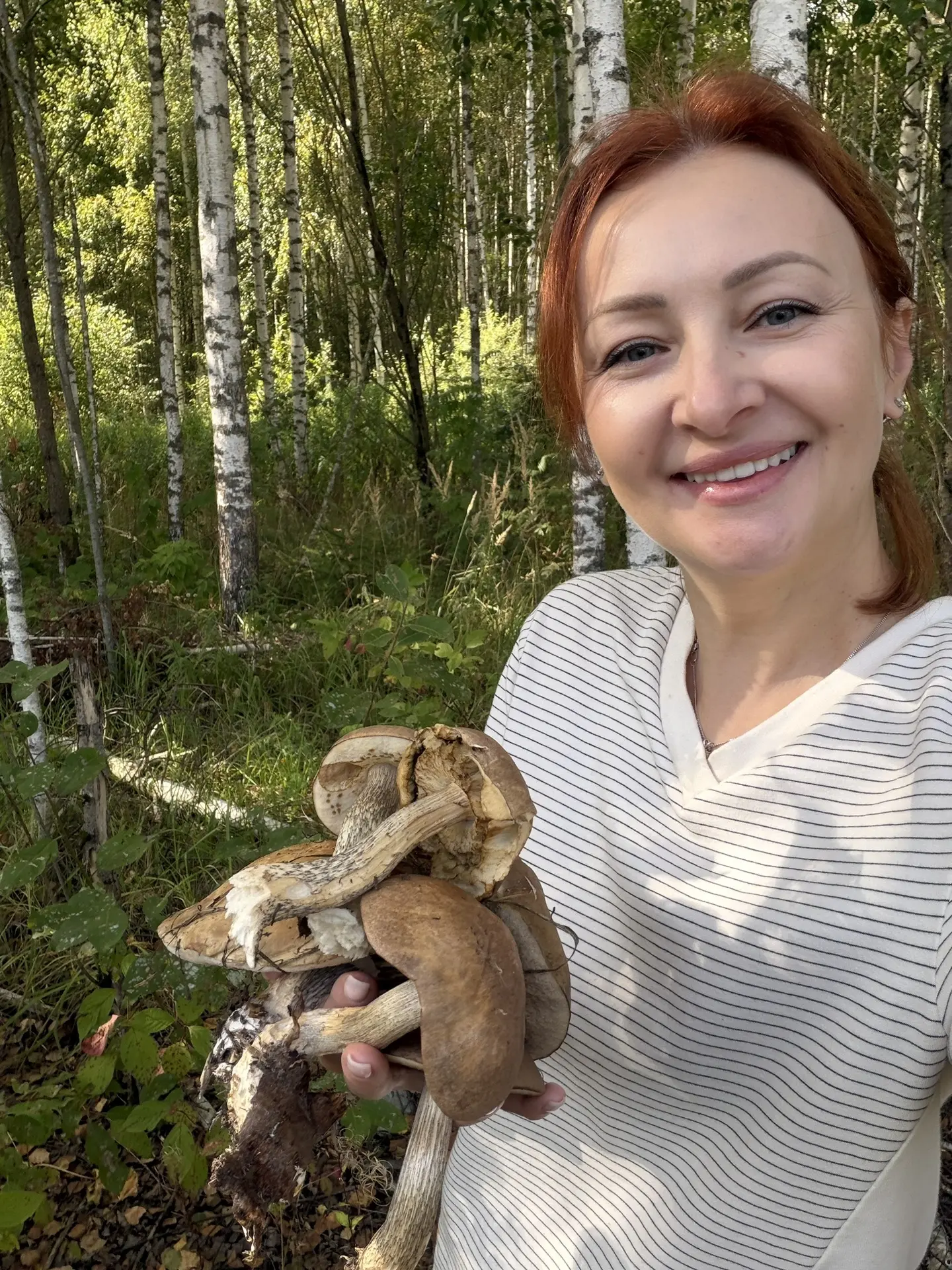 Ох, уж этот азарт грибника!Разве можно остановиться, когда нашел гриб, пусть даже случа...