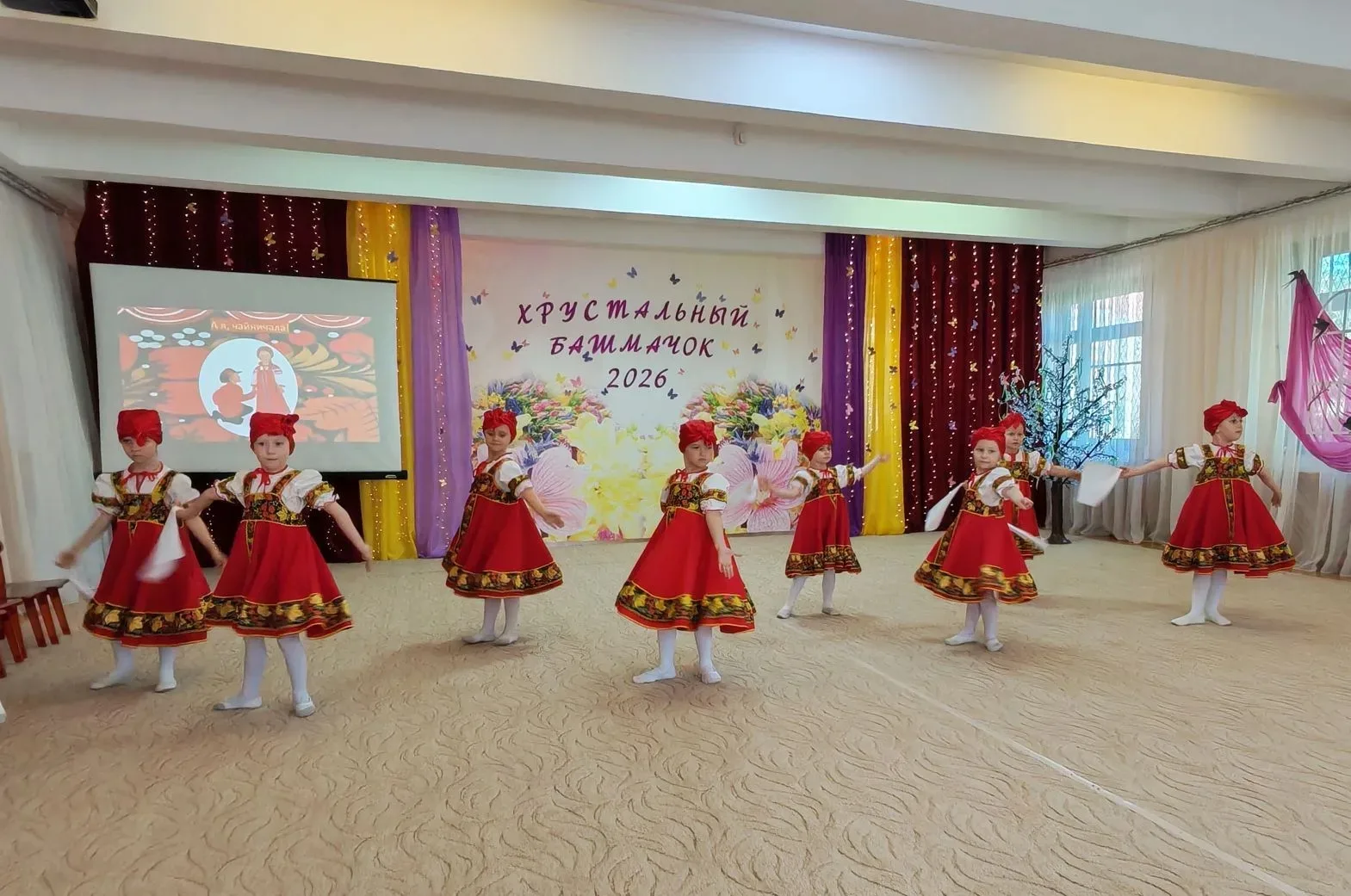 В танце — память веков 📜, 
в движениях — душа народа ❤️. 

Фестиваль «Хрустальный башмачок» напомни
