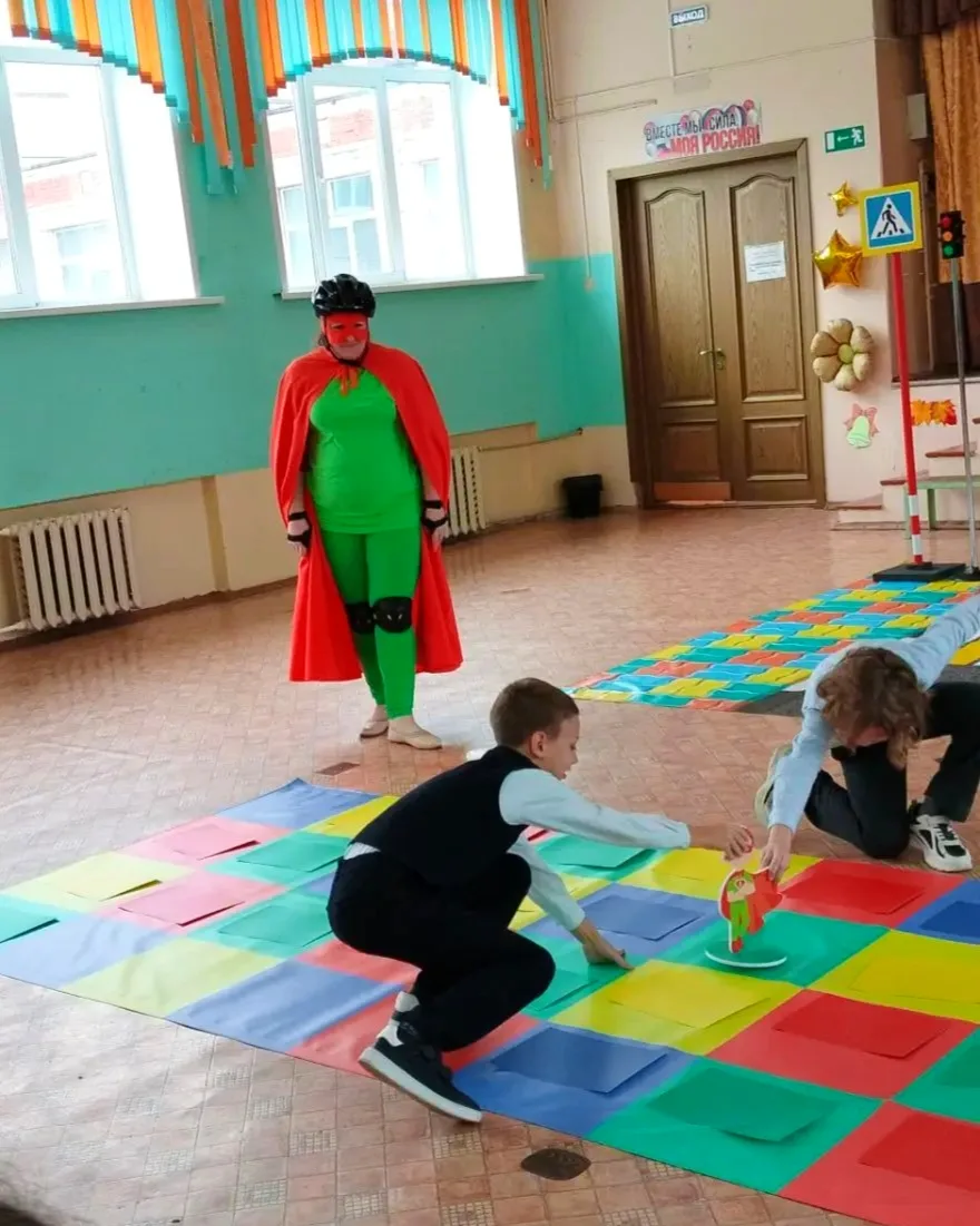 Золотая осень радует ярким солнцем, а мы, любуясь природой, не забываем внимательно смо...