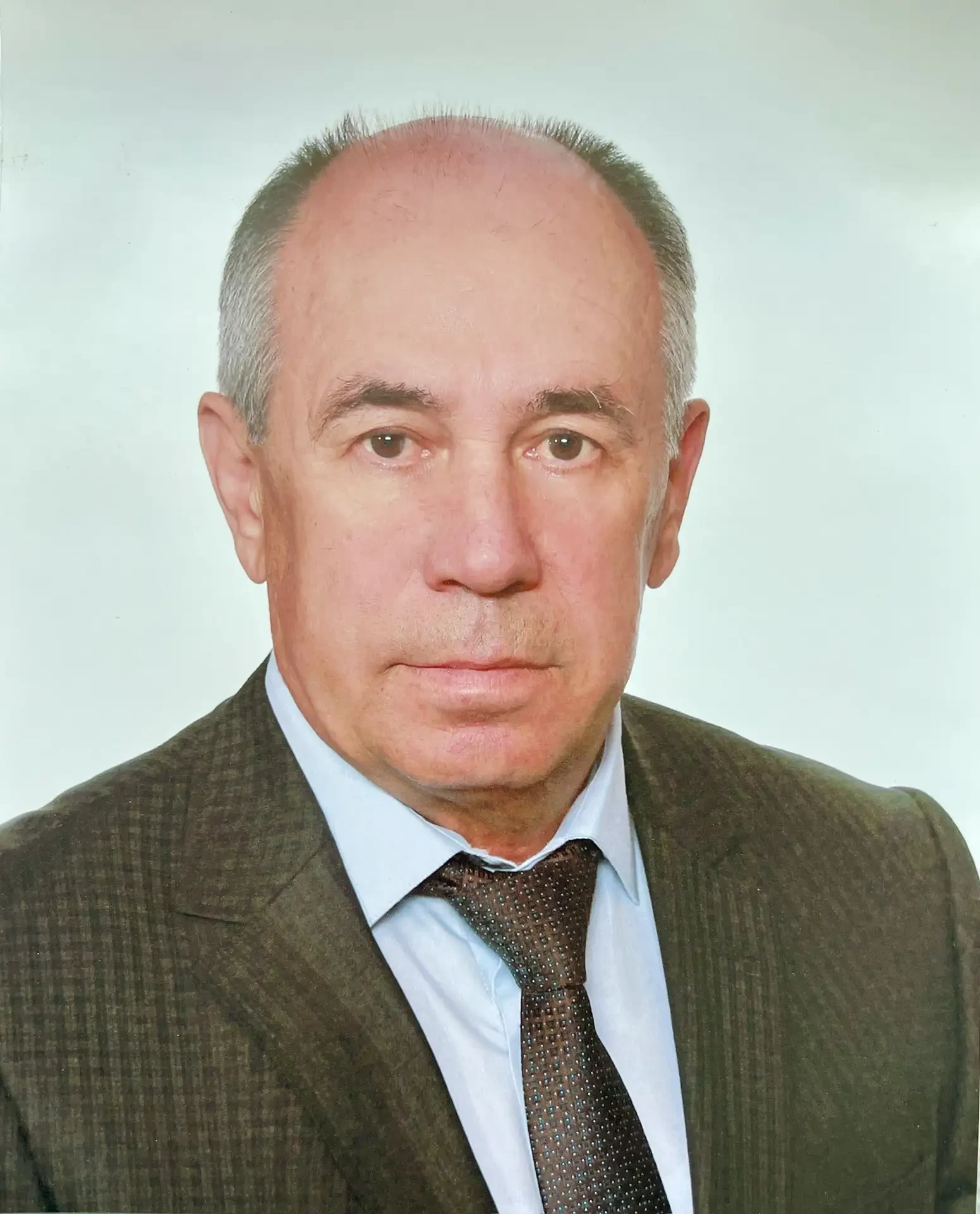 Дорогой Евгений Андреевич!

От всей души поздравляем Вас с юбилеем! Хотим выразить благодарность за 