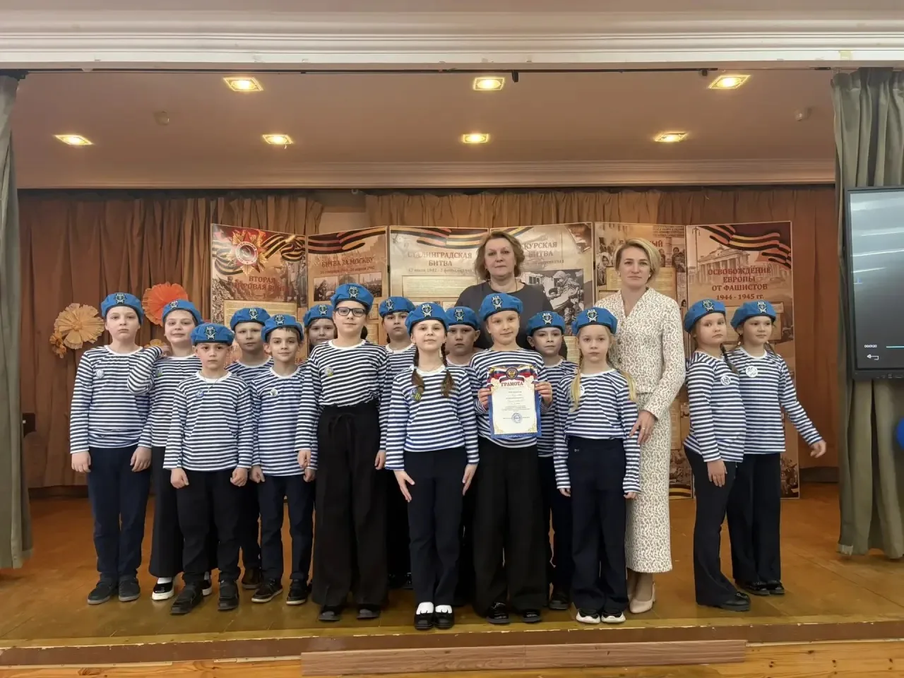 🎶 Ежегодно в нашей школе проходит «Битва хоров» — и каждый раз это событие трогает до глубины души! 