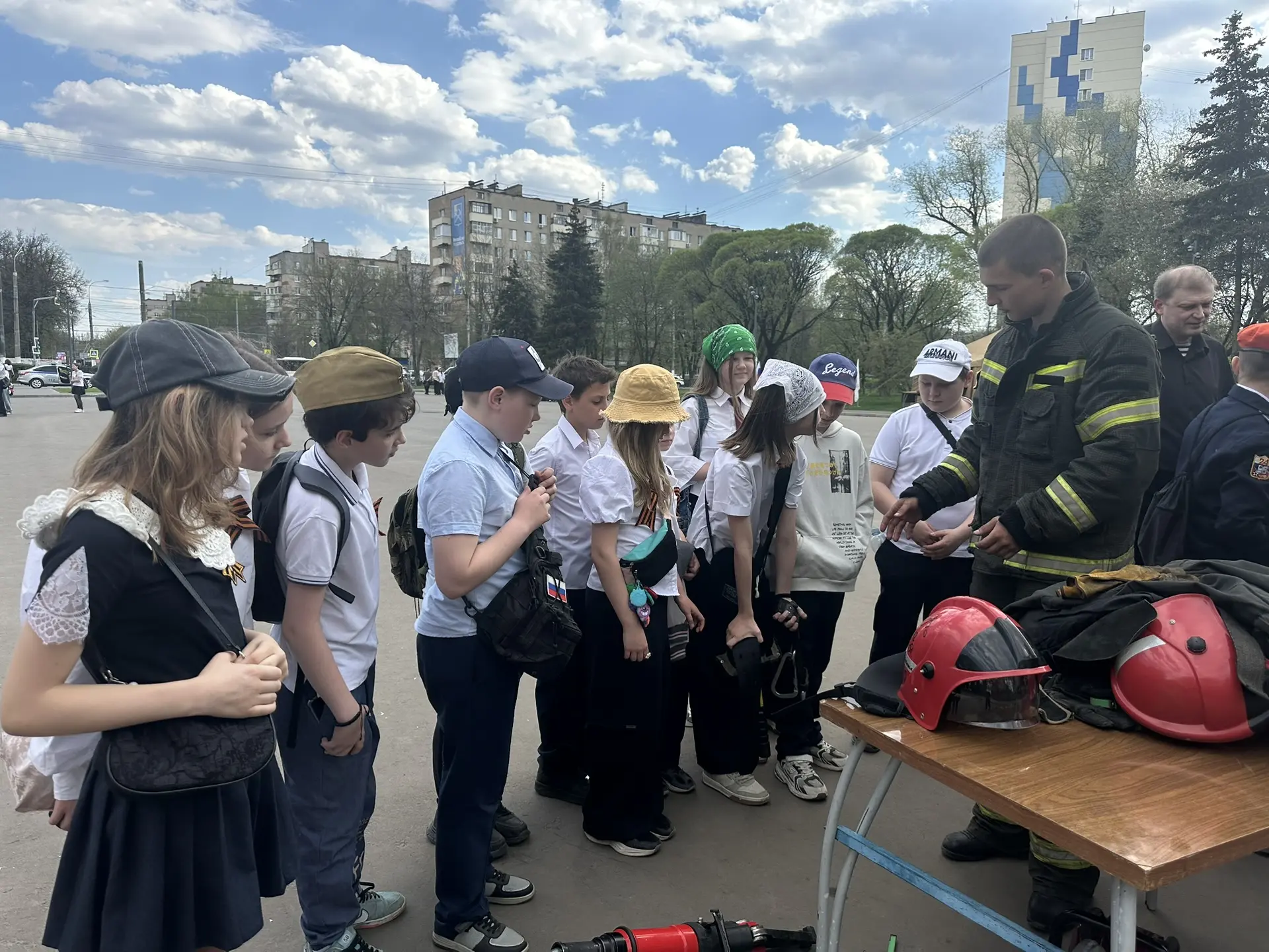 🇷🇺 4 «Б» на фестивале «Помню. Горжусь. Помогаю»: эмоции через край!  В эти дни наш 4 «Б» класс отпра