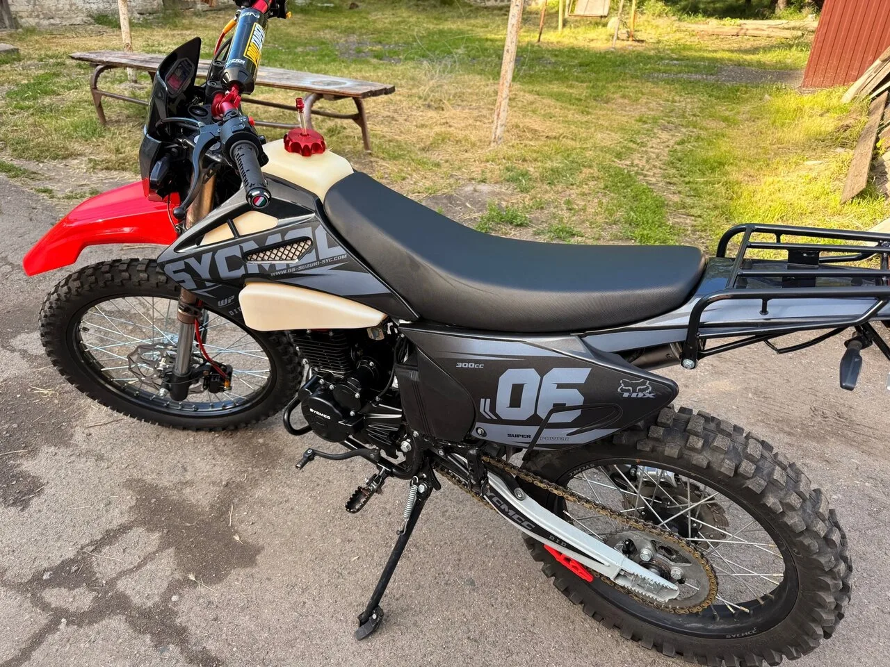 Продам эндуро sycmcc 300cc
Едет бодро.
Все расходники поменяны. Готов к сезону.
Мотоцикл в хорошем с