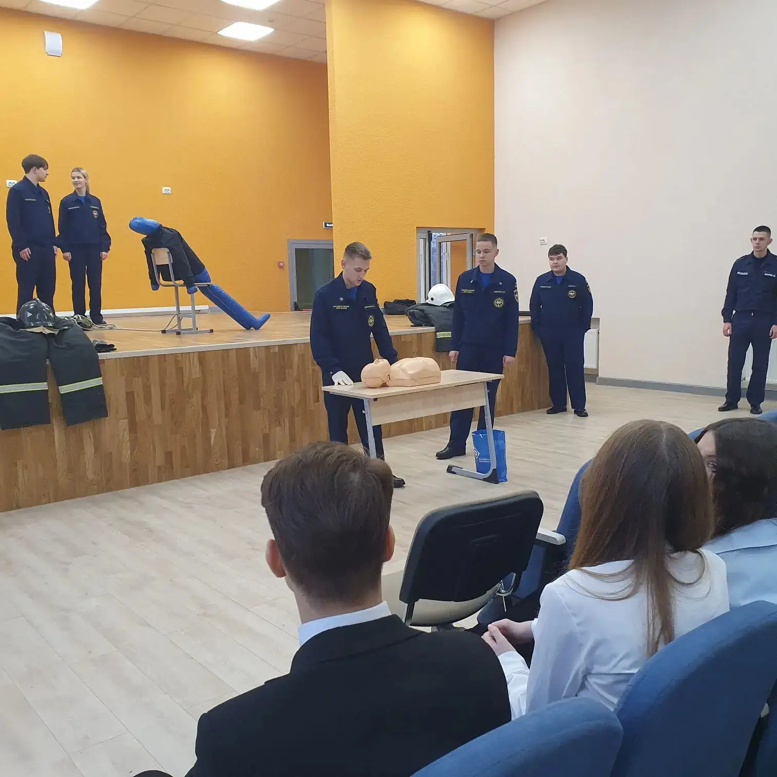 🗓9 декабря обучающиеся Чеховского техникума совместно со специалистами МБУ "Центр по профориентации 