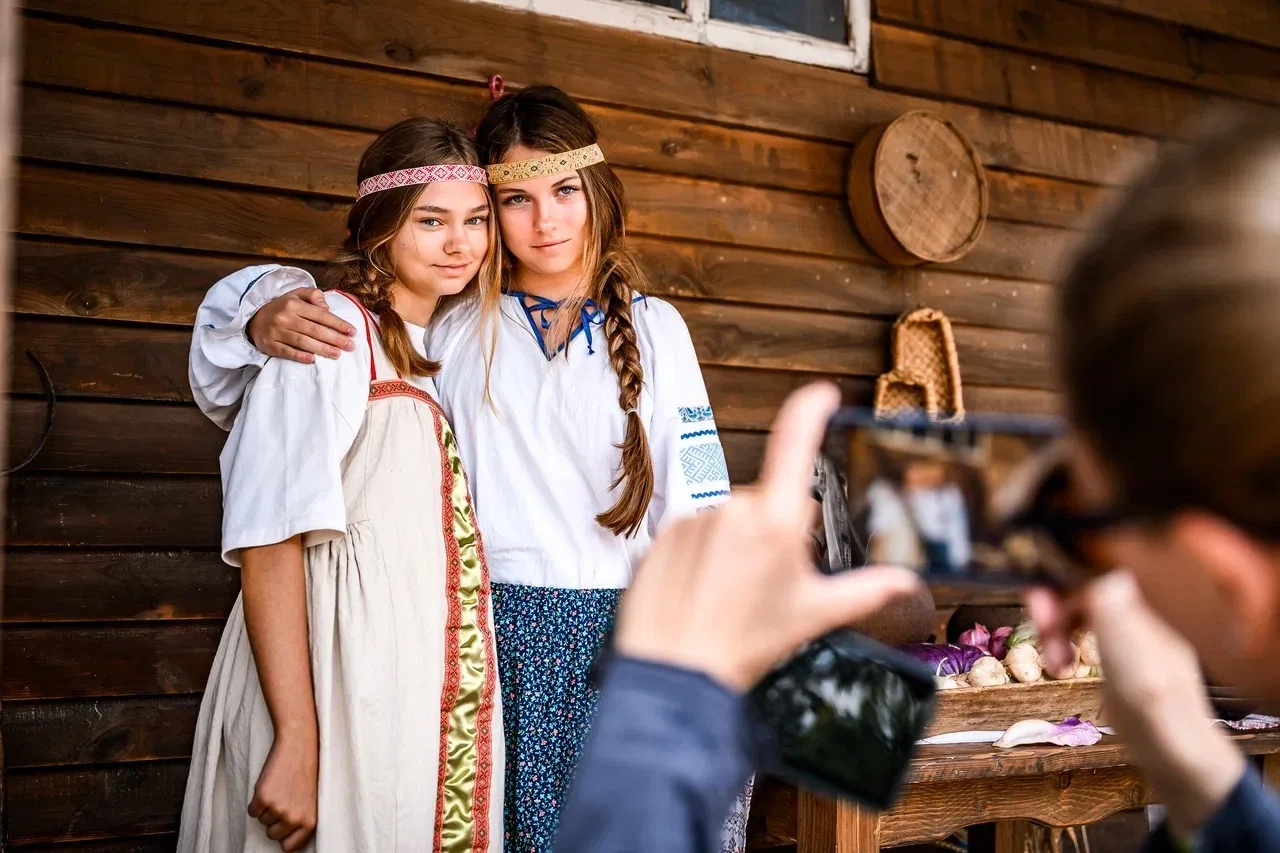 Встречаем последний месяц лета ярким солнцем и выходным в Кинопарке 👇

✨Трассы «Кинозабега» охватят