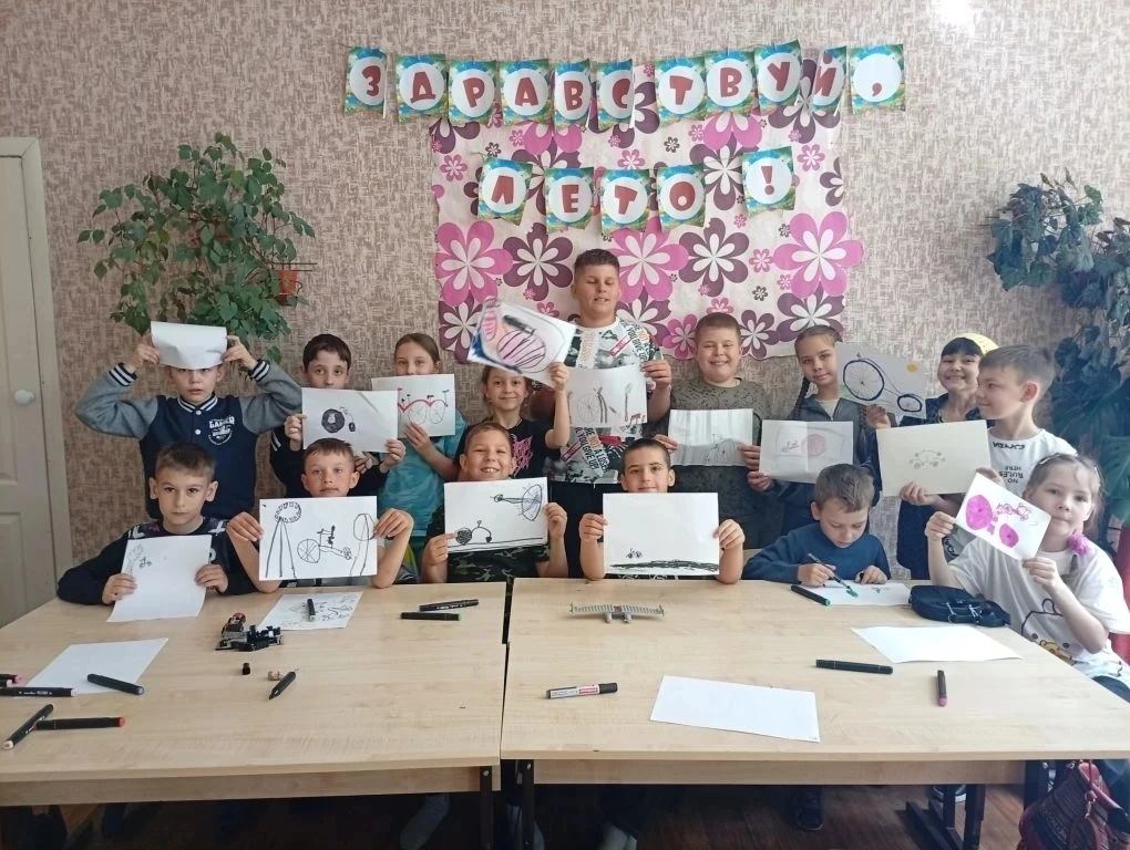 🌟🌟🌟 3 день в лагере начался с зарядки на свежем воздухе.🏃👫