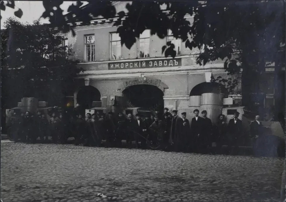 Здание заводоуправления Ижорских заводов (1919 - 1920 и 2026 год).

Бронепоезда и бронеавтомашины в 
