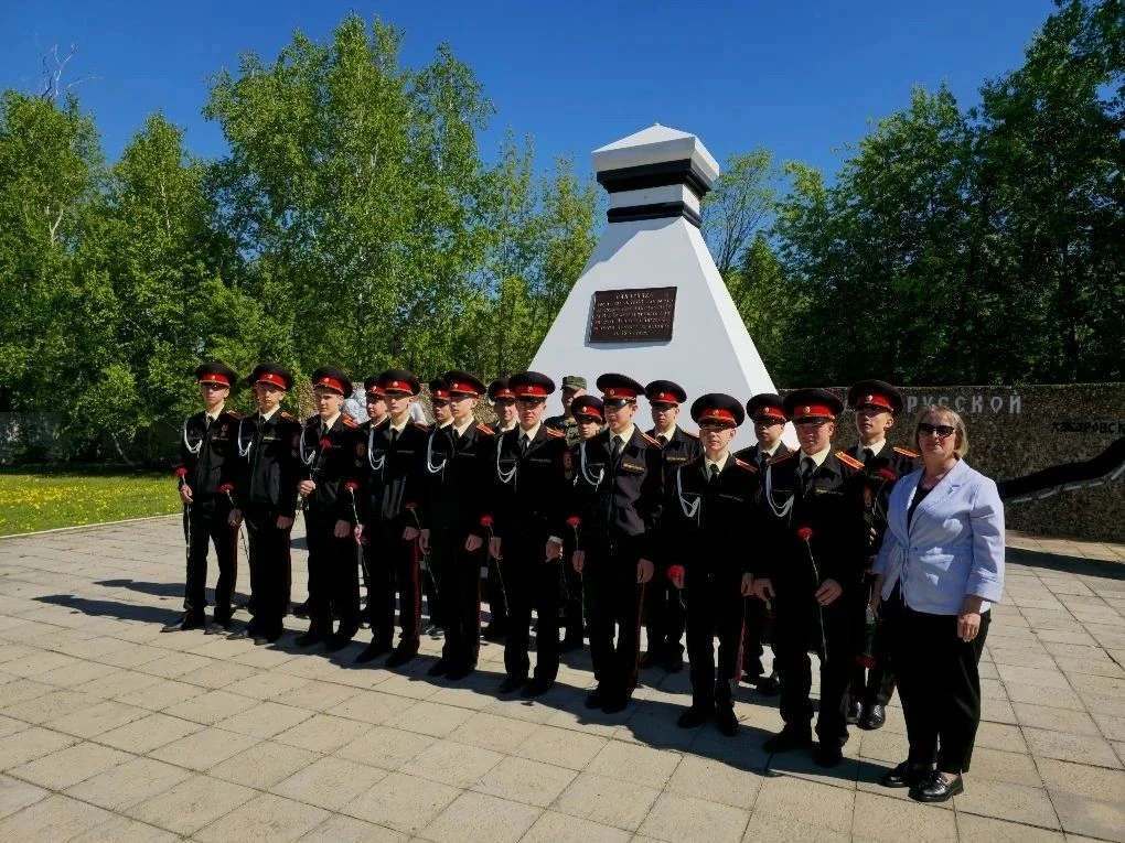 «Помним о прошлом — храним будущее»: кадеты 9А почтили память героев Амурской экспедиции